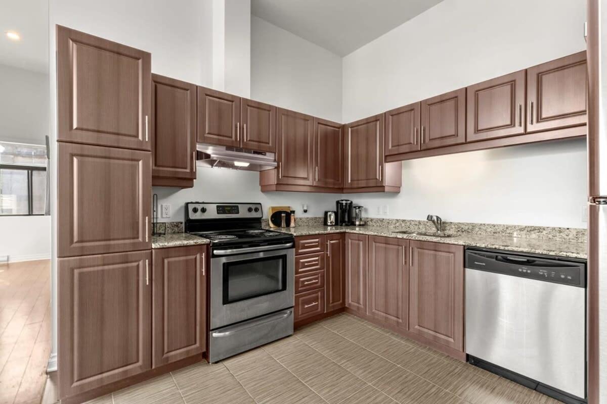 M11 The Simpsons 3br In The Heart Of Mtl Apartment *