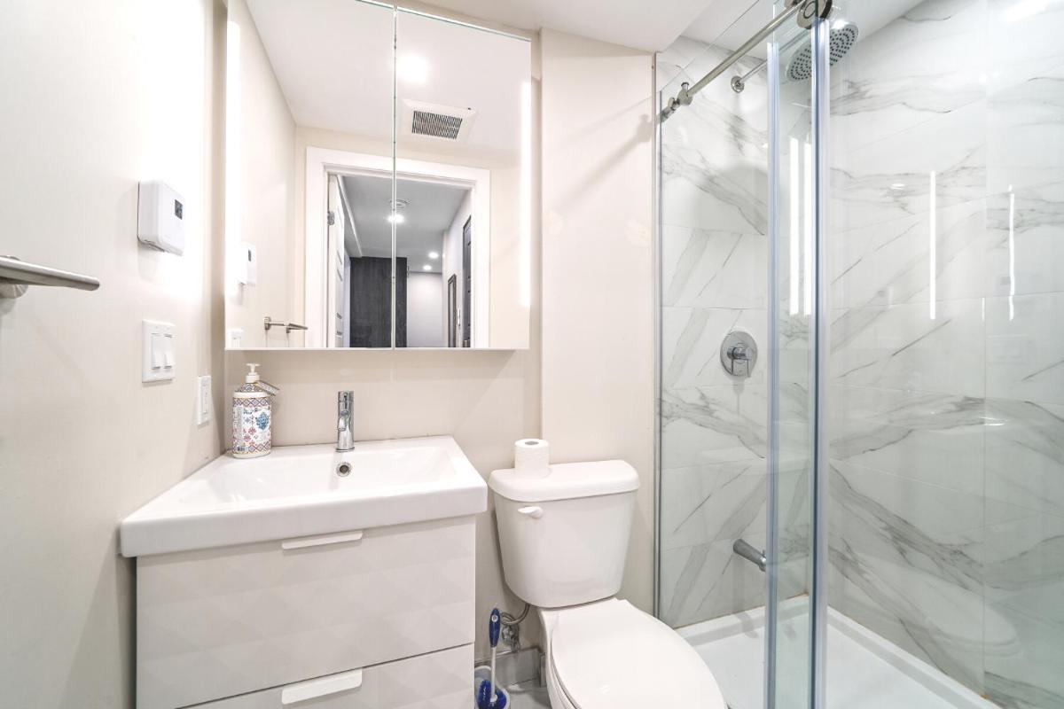 Lovely 2bdr In Heart Of Plateau Mont-royal C Montreal