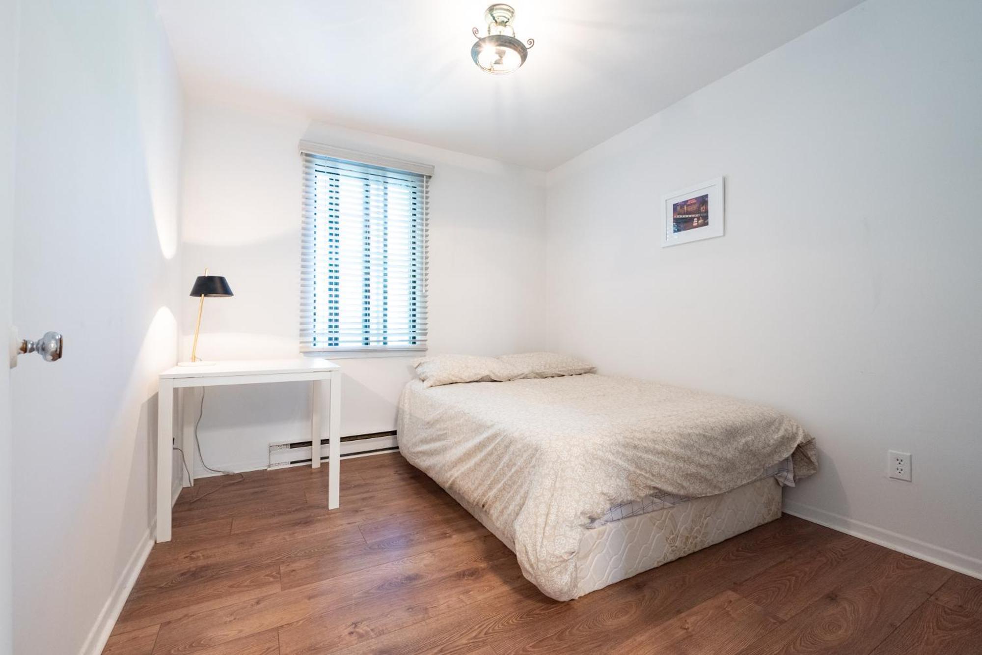 Apartment North House - Rue Drolet 2-bedroom *