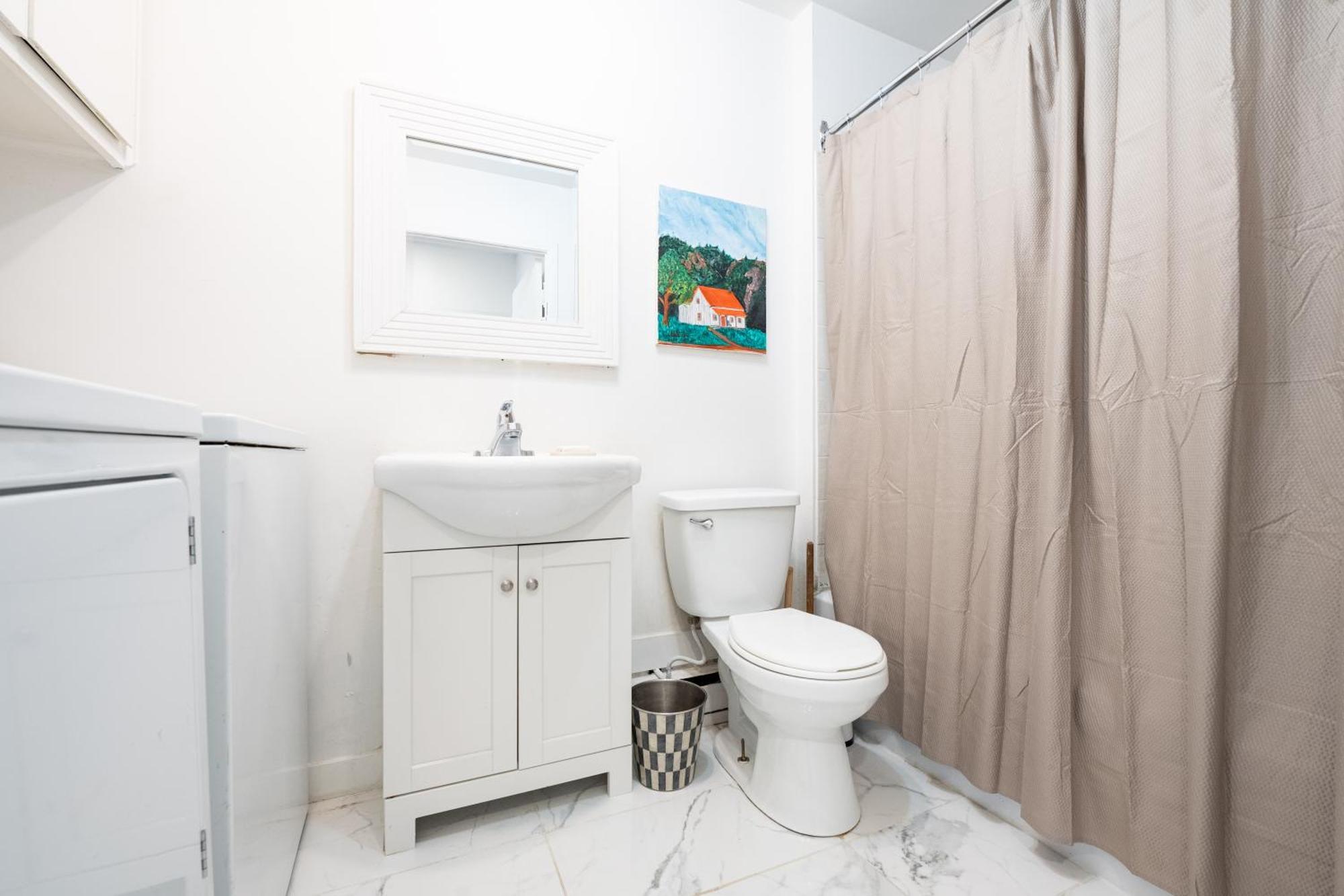 North House - Rue Drolet 2-bedroom * Montreal