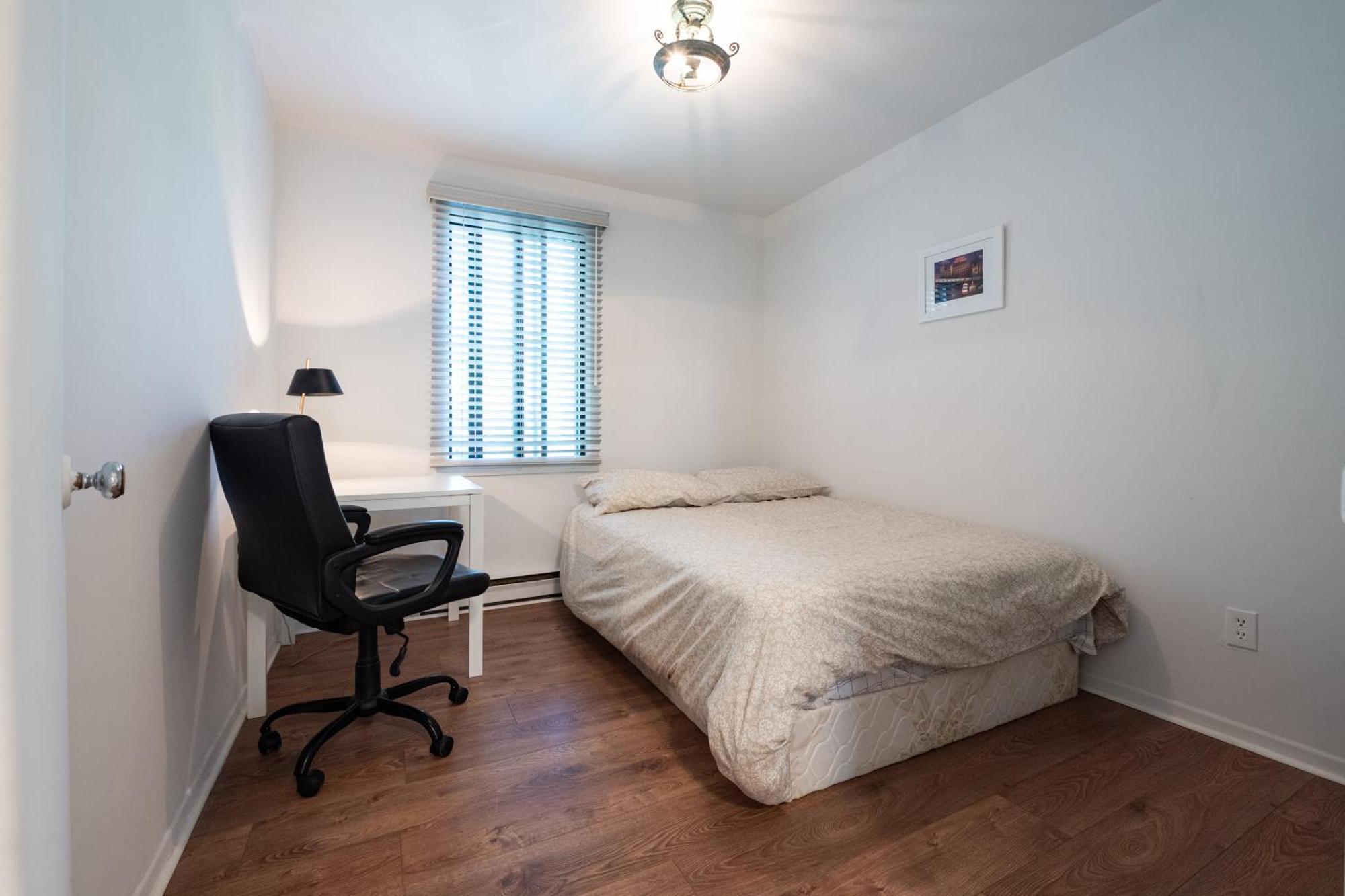 North House - Rue Drolet 2-bedroom *