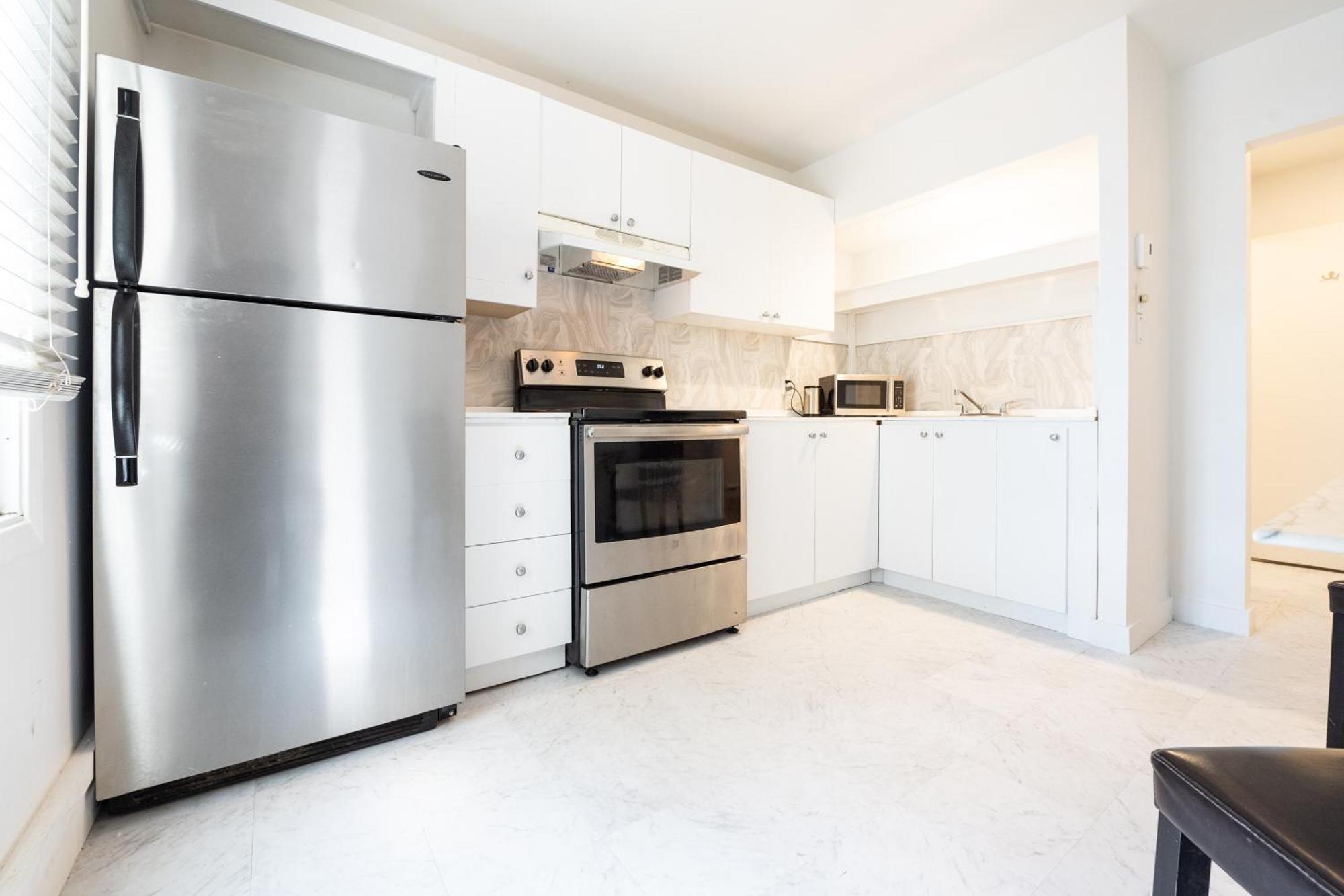 North House - Rue Drolet 2-bedroom *