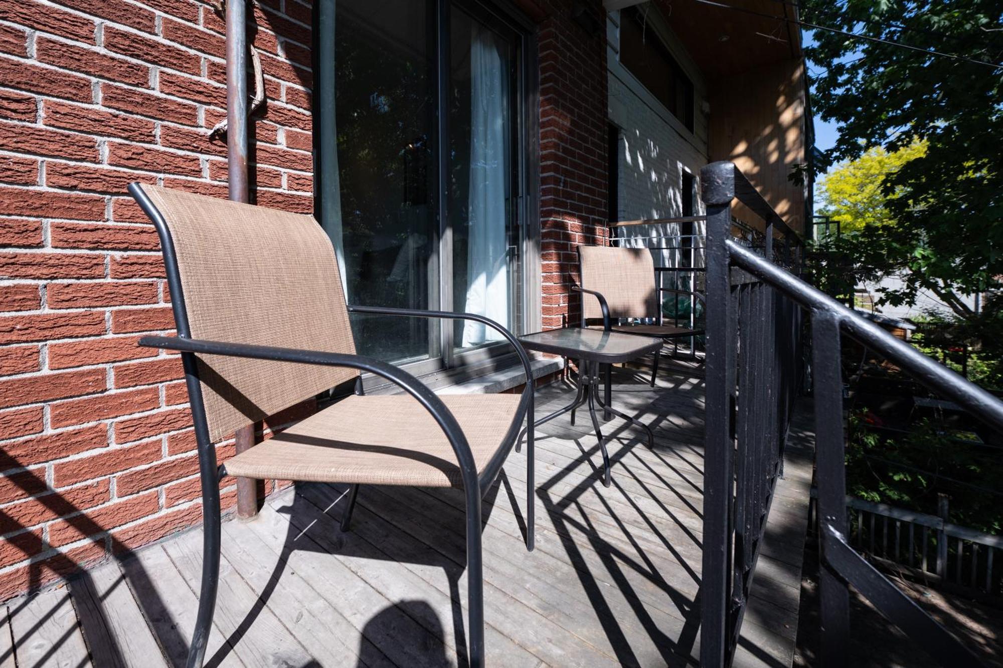 North House - Rue Drolet 2-bedroom Apartment *