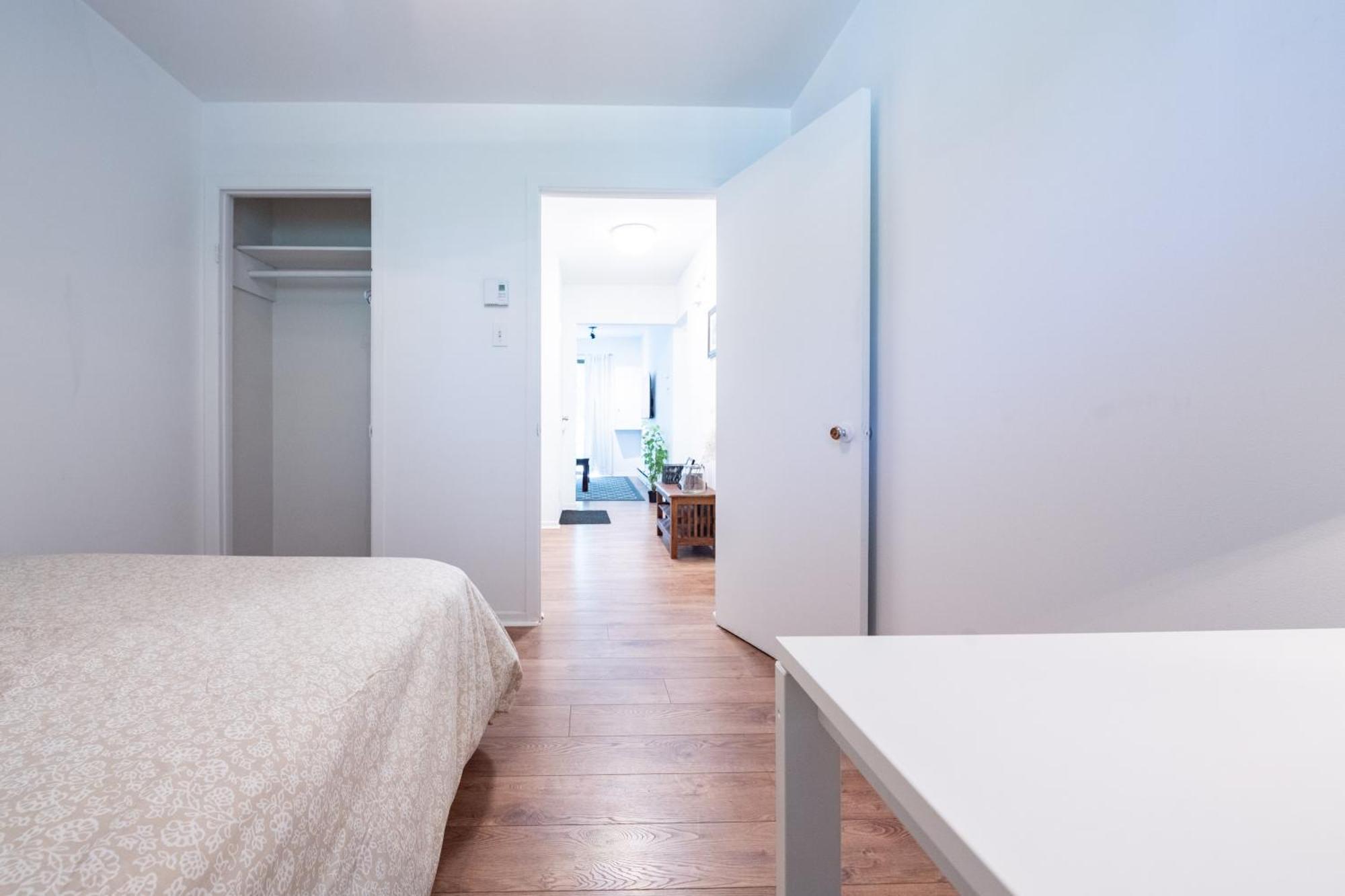 North House - Rue Drolet 2-bedroom *