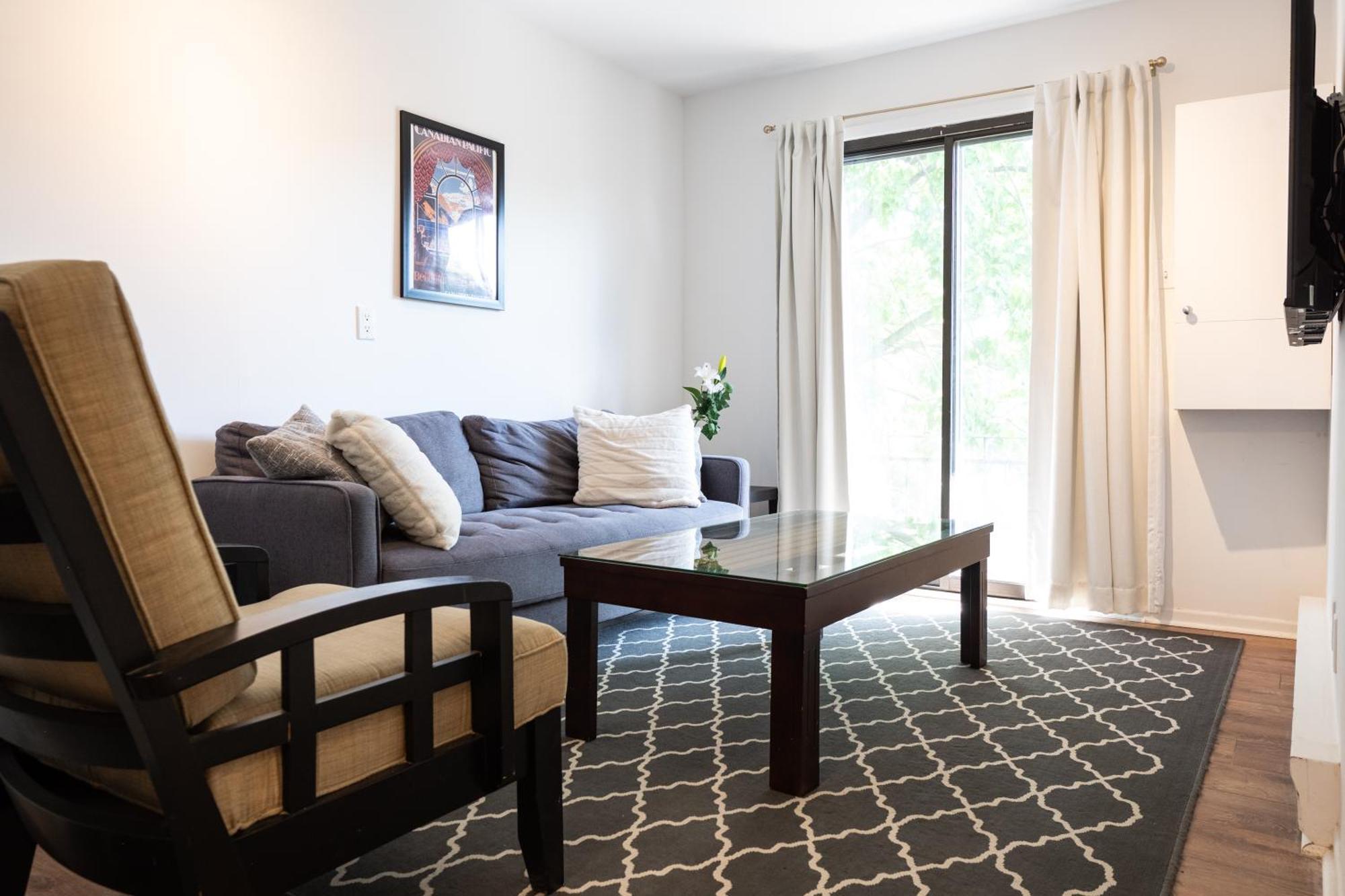 North House - Rue Drolet 2-bedroom * Montreal