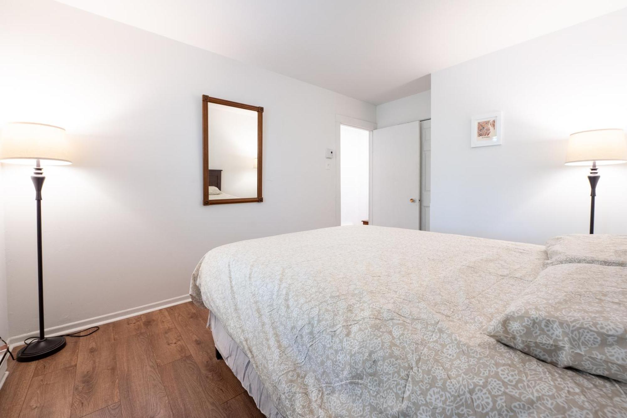 North House - Rue Drolet 2-bedroom Apartment Montreal