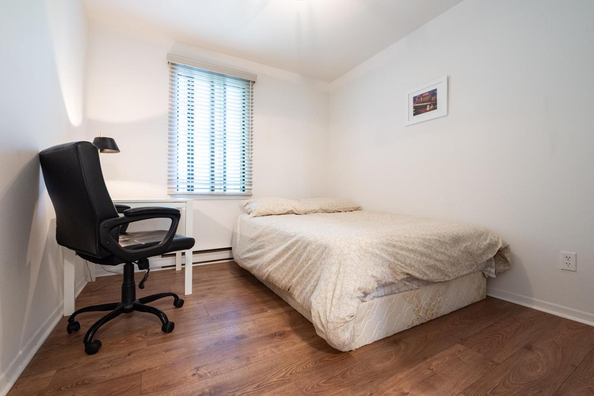 North House - Rue Drolet 2-bedroom * Montreal