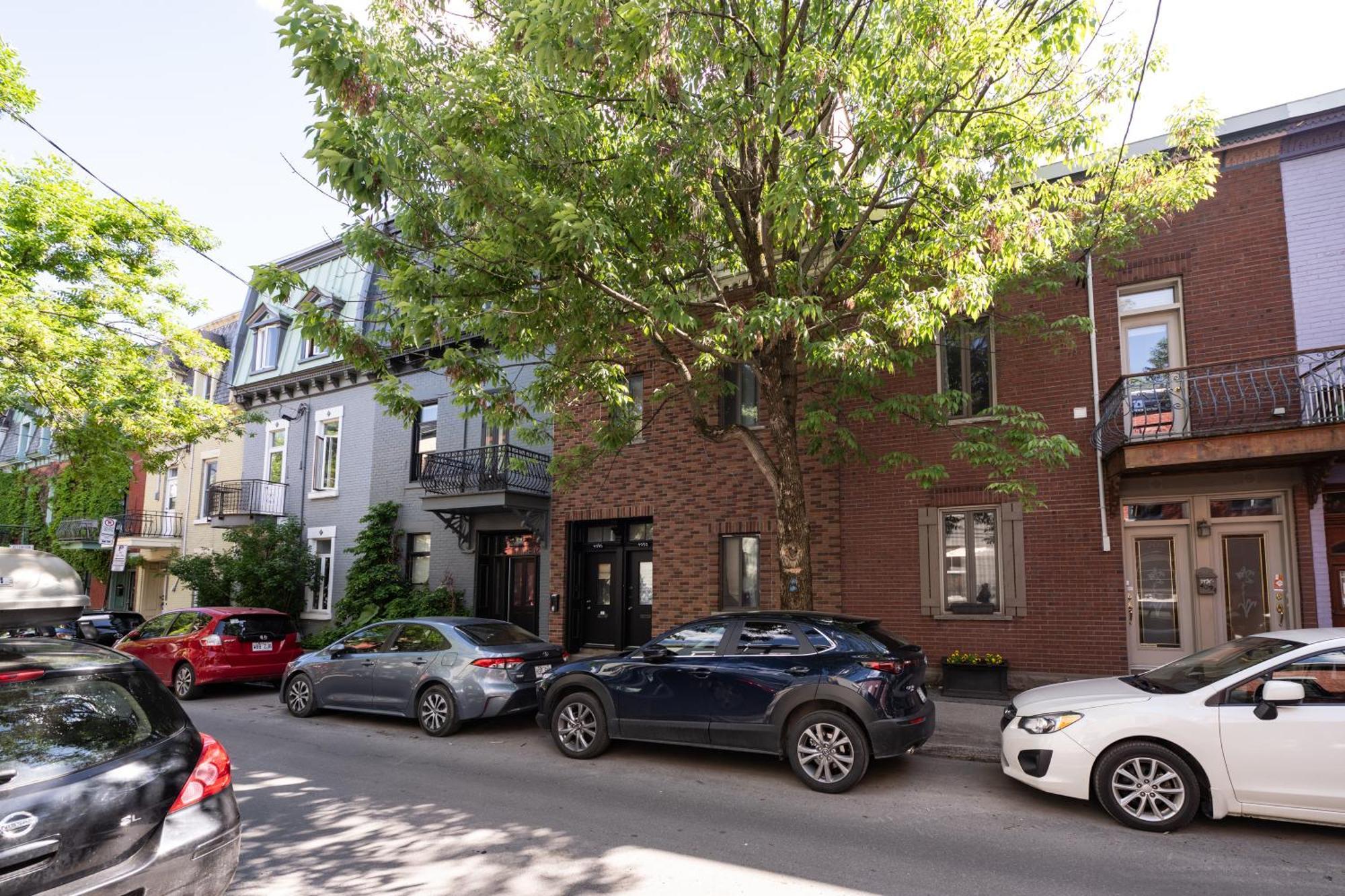 North House - Rue Drolet 2-bedroom *