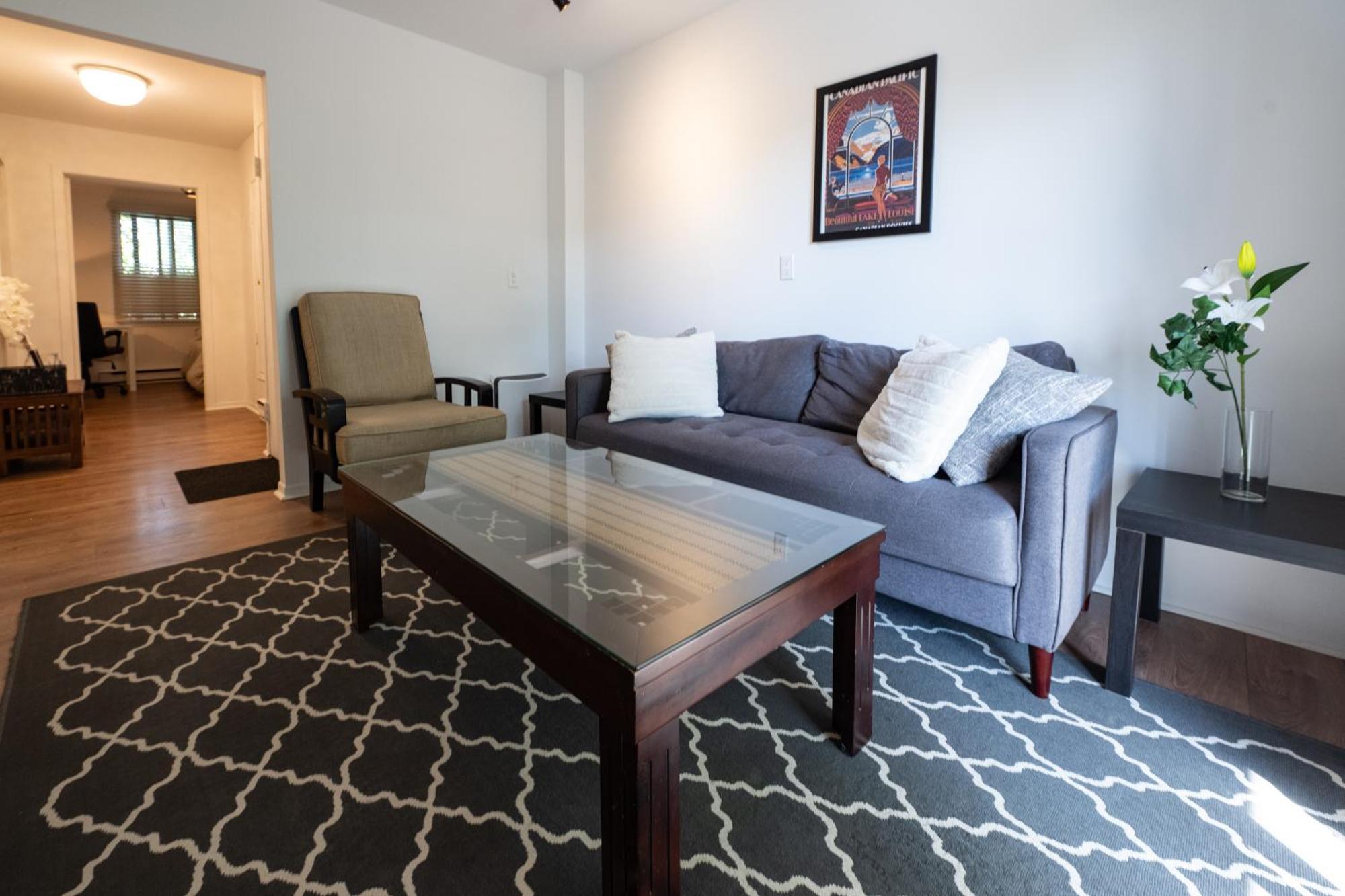 North House - Rue Drolet 2-bedroom Apartment