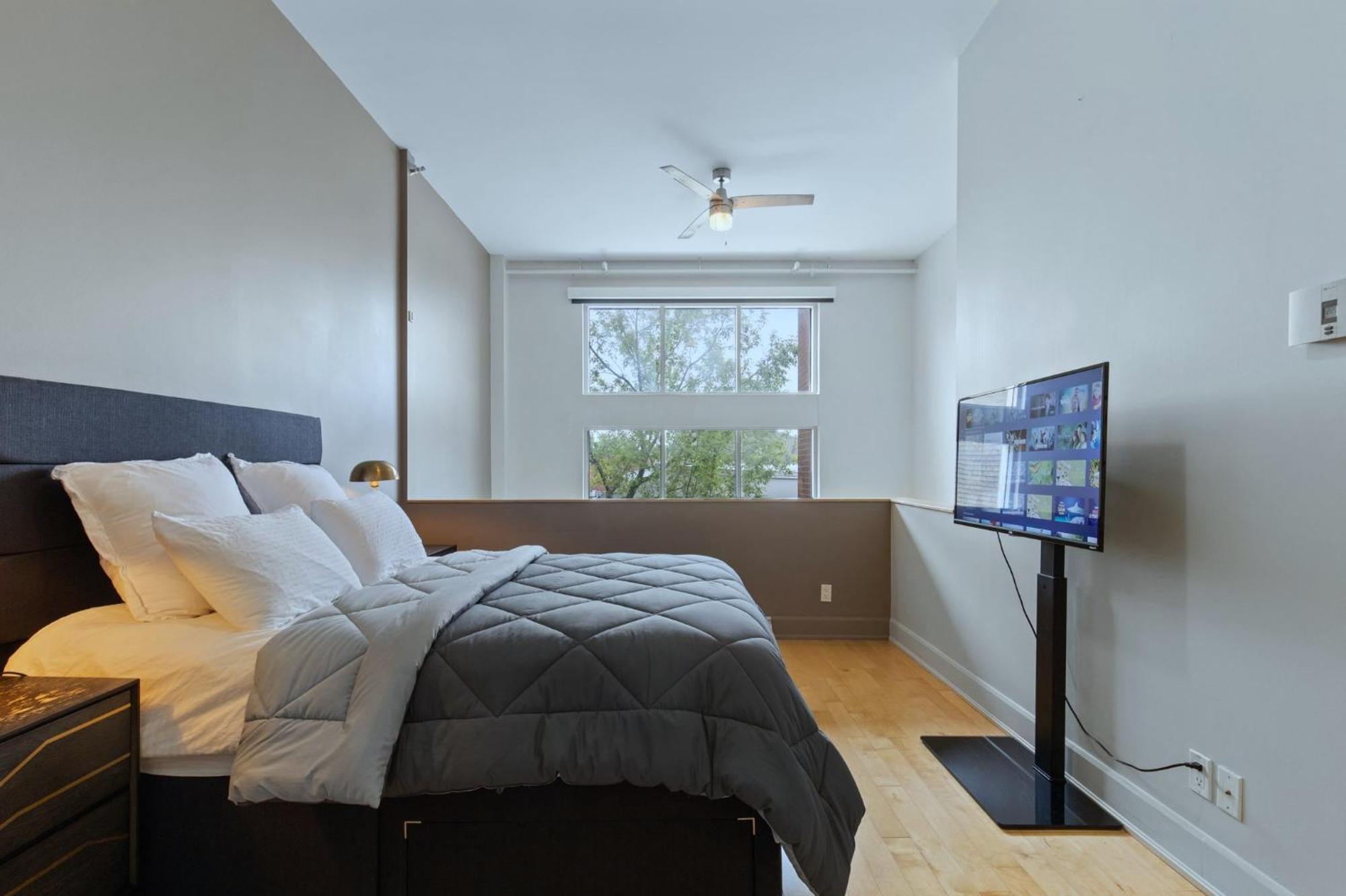 Apartment Luxieux Loft Au Coeur Du Plateau Mont-royal Montreal