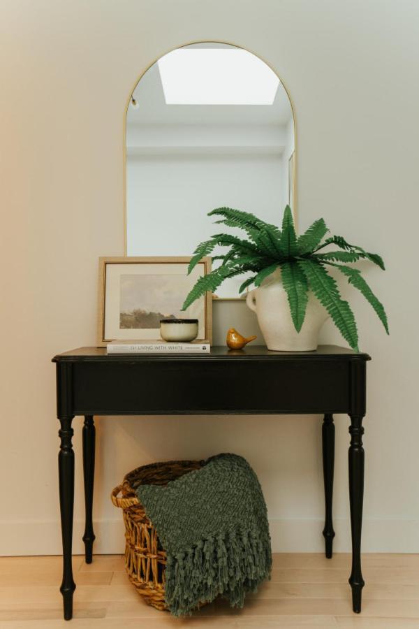 New Spacious And Cozy 2bdr *