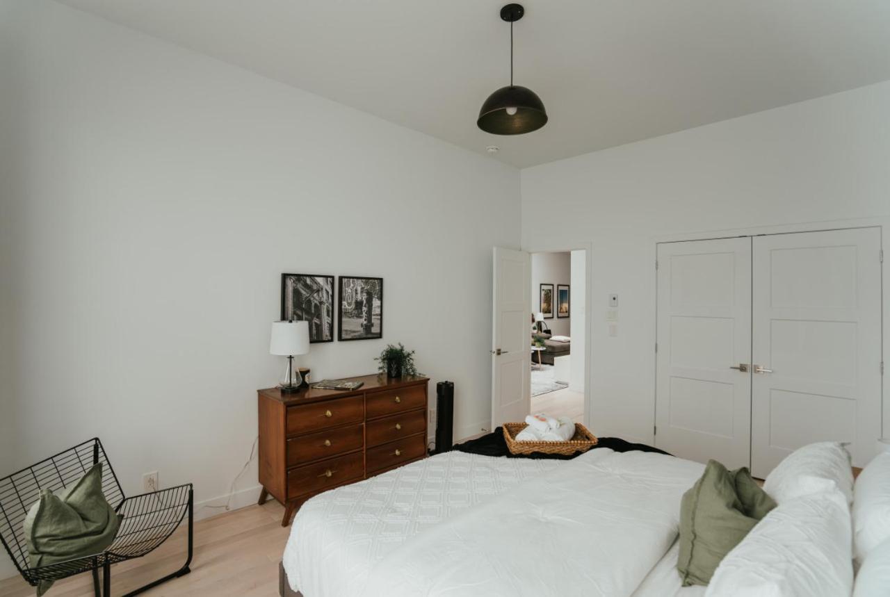 New Spacious And Cozy 2bdr Apartment *