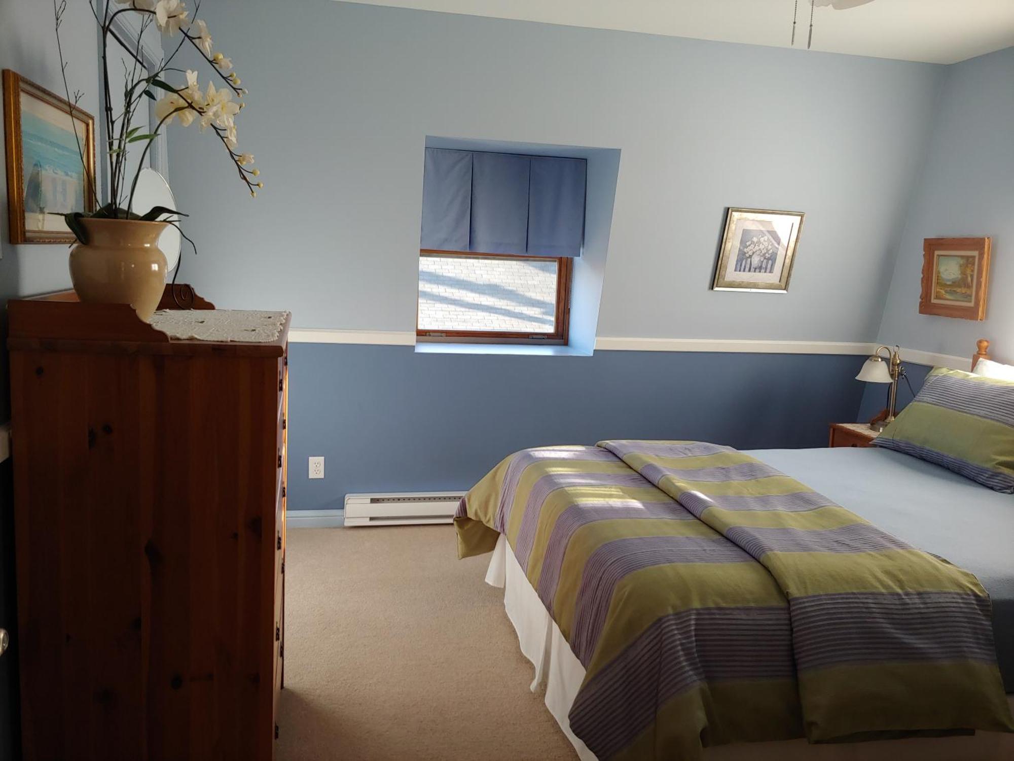 3 Bedrooms 3 Beds Near Metro -2 Parking Free Apartment