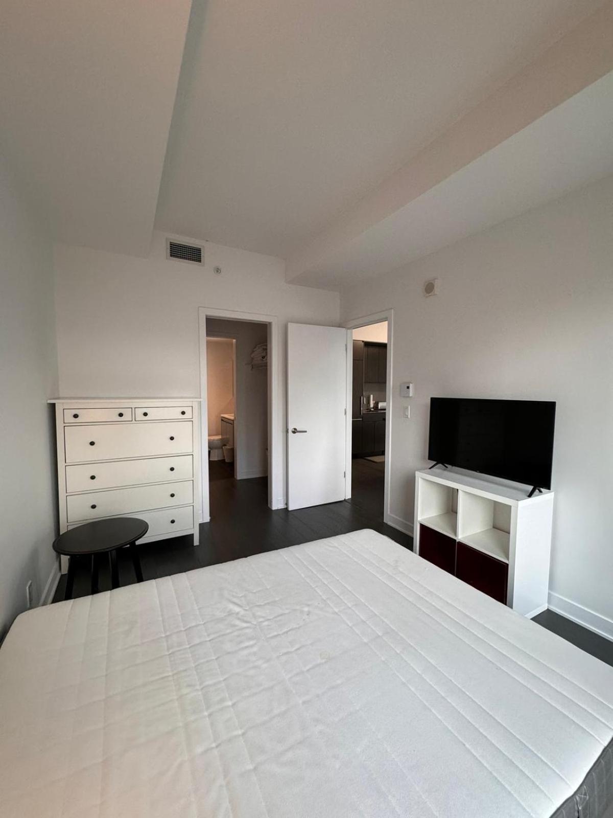 Luxurious In Downtown Apartment Montreal