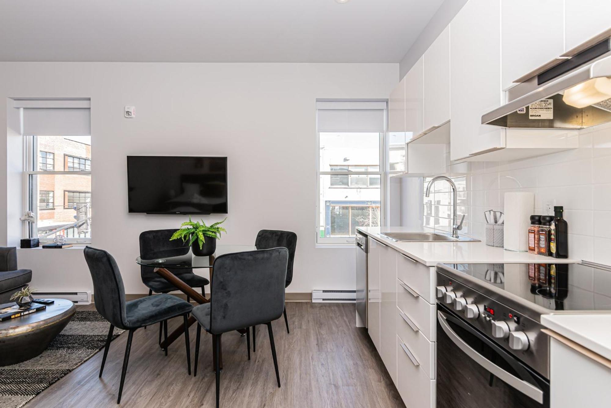 Apartment New, Fresh And Luminous In Le Plateau By Den *