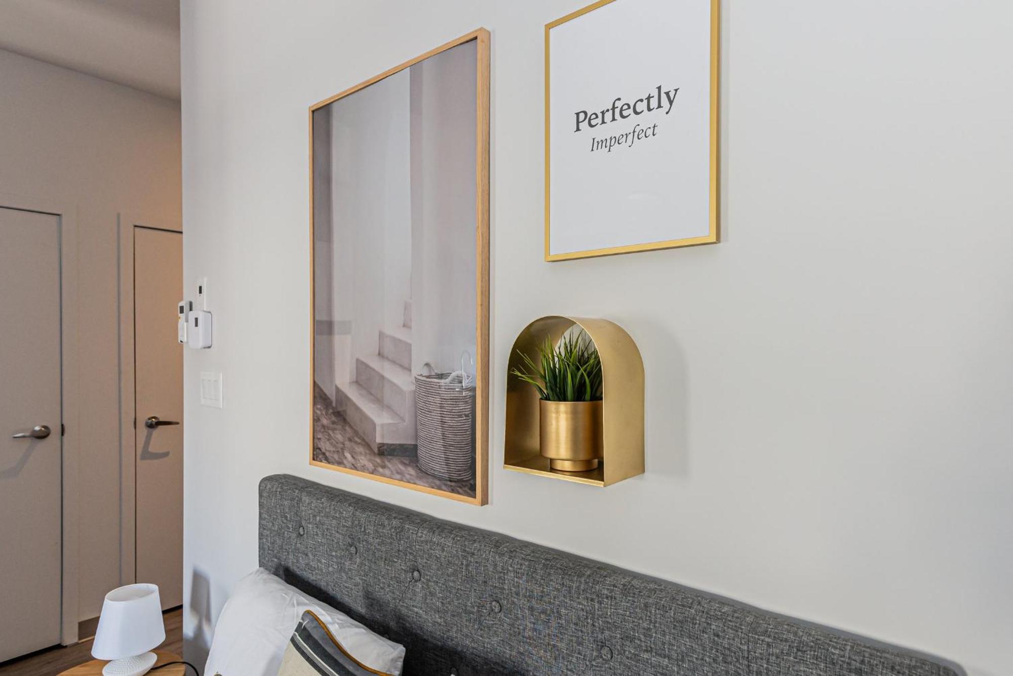 New, Fresh And Luminous In Le Plateau By Den Apartment Montreal