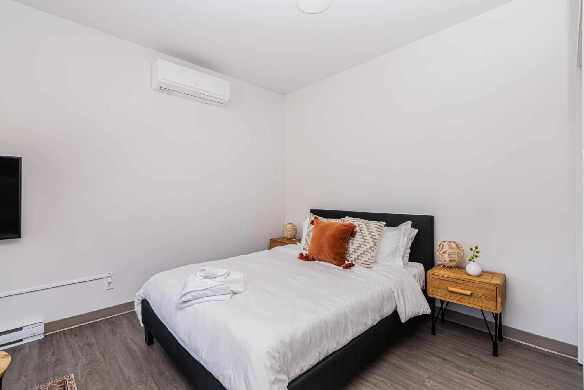 Wonderful New Close To Mount Royal By Den Apartment *