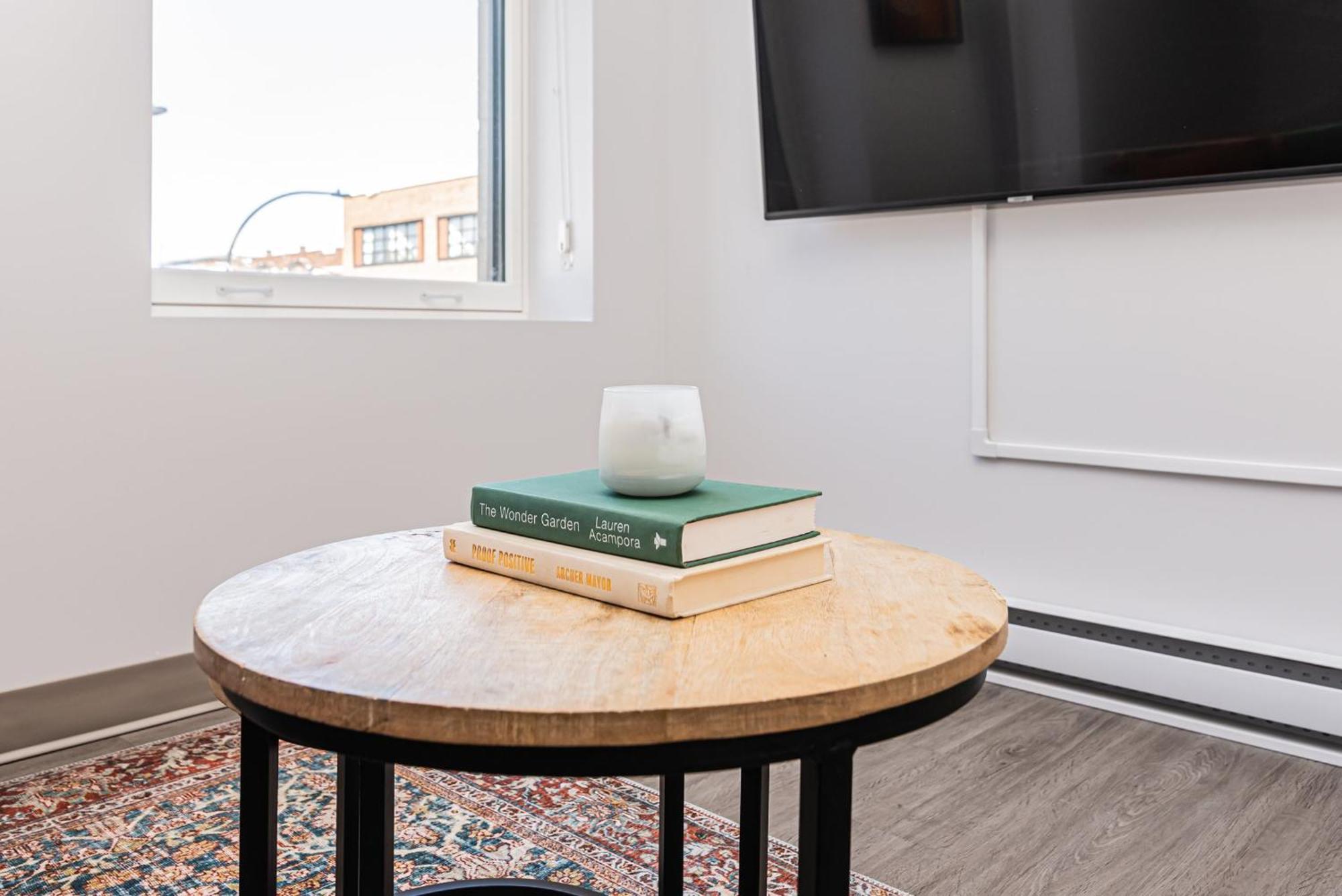 Apartment Wonderful New Close To Mount Royal By Den