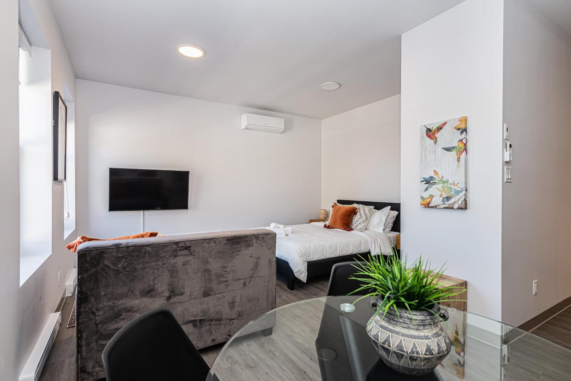 Wonderful New Close To Mount Royal By Den Montreal