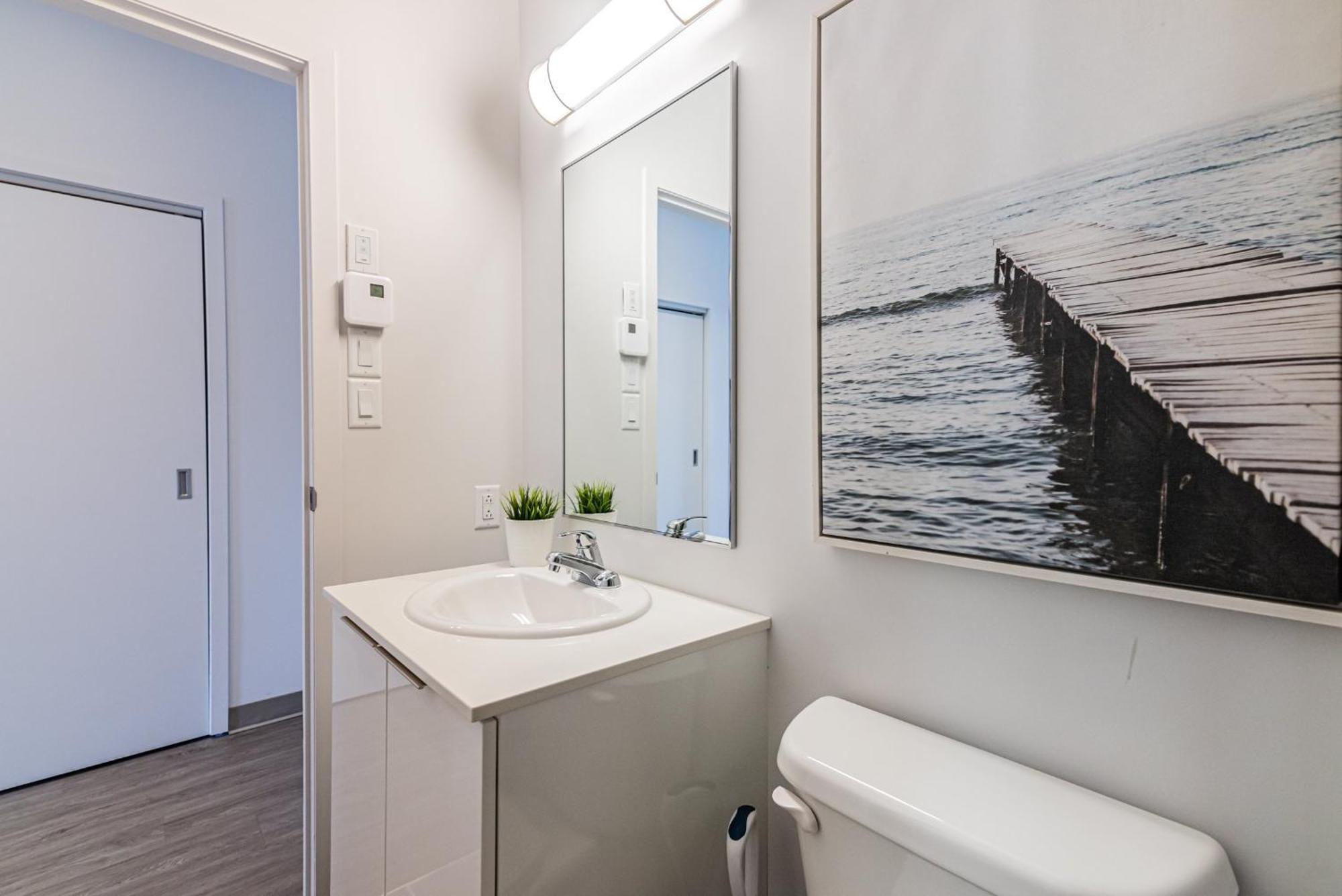 Modern And New In The Heart Of The By Den Apartment