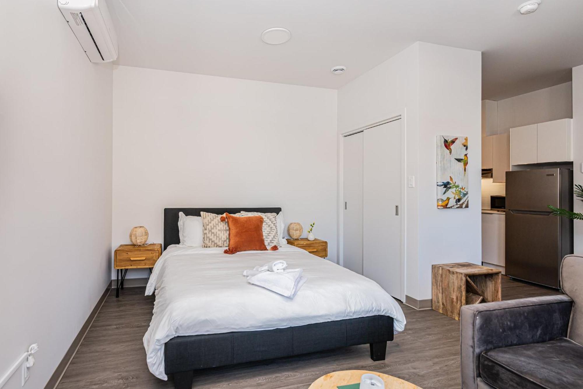 Wonderful New Close To Mount Royal By Den * Montreal