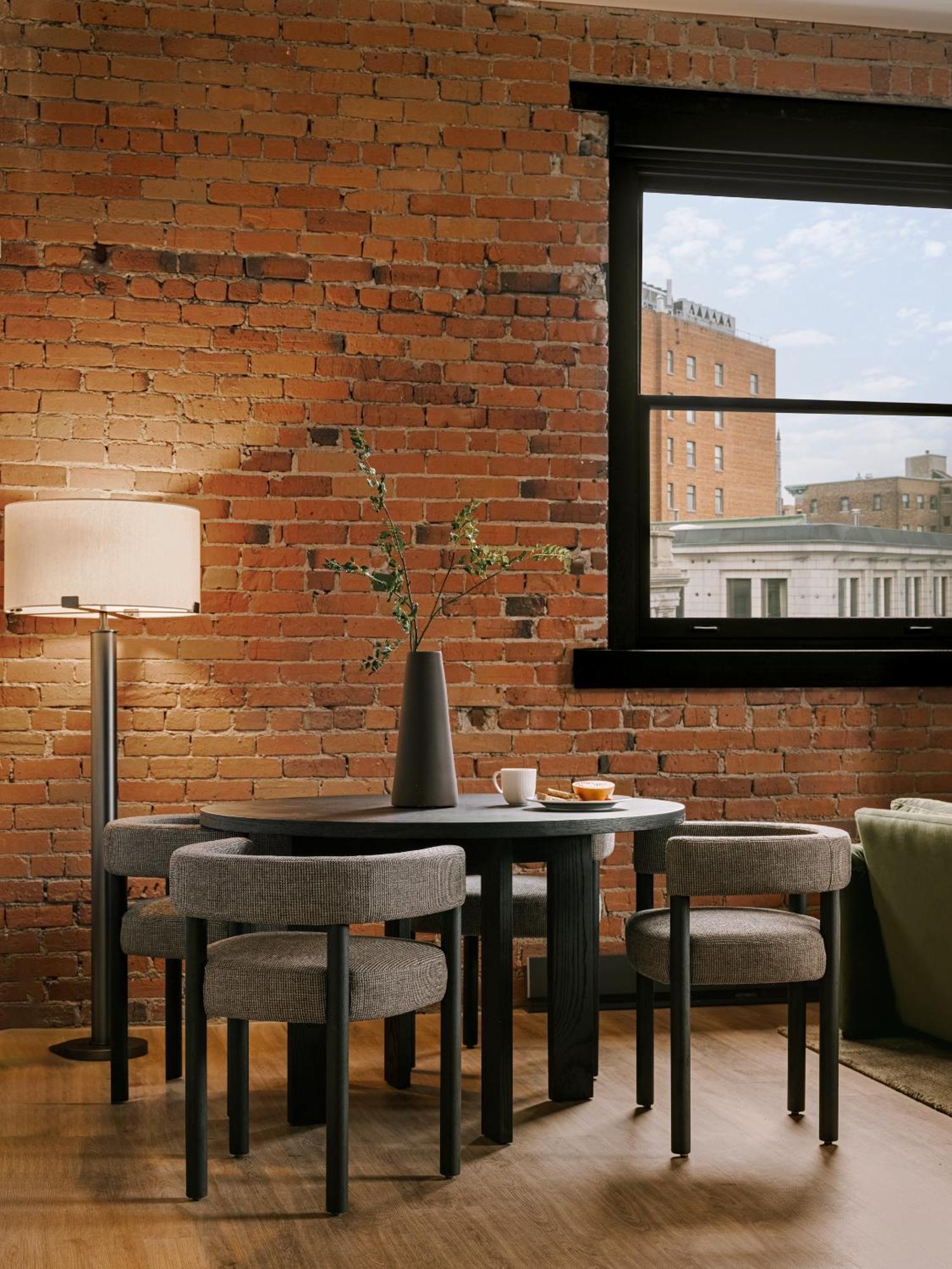 Sonder Apollon Aparthotel 4*