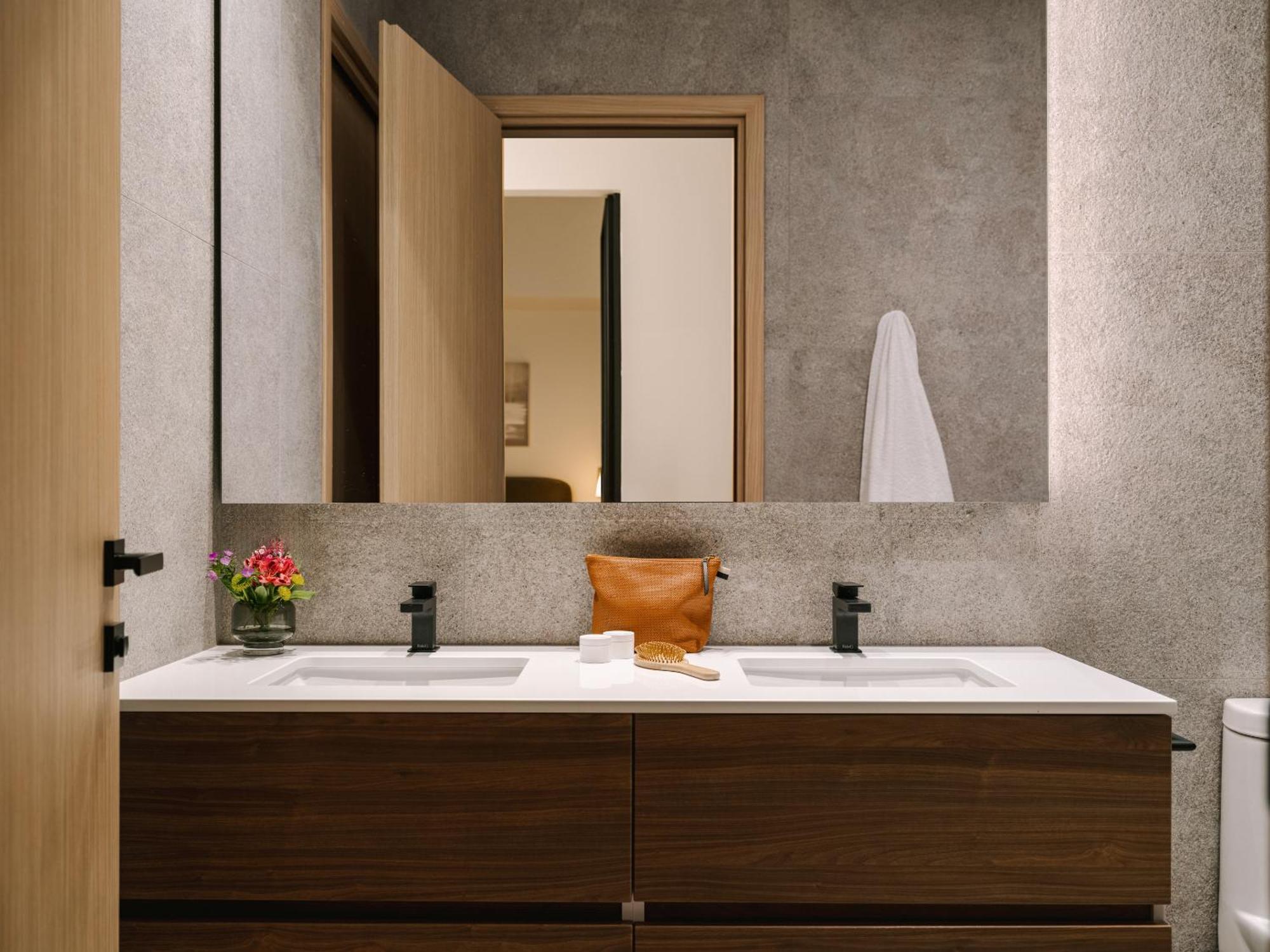 Sonder Apollon Aparthotel