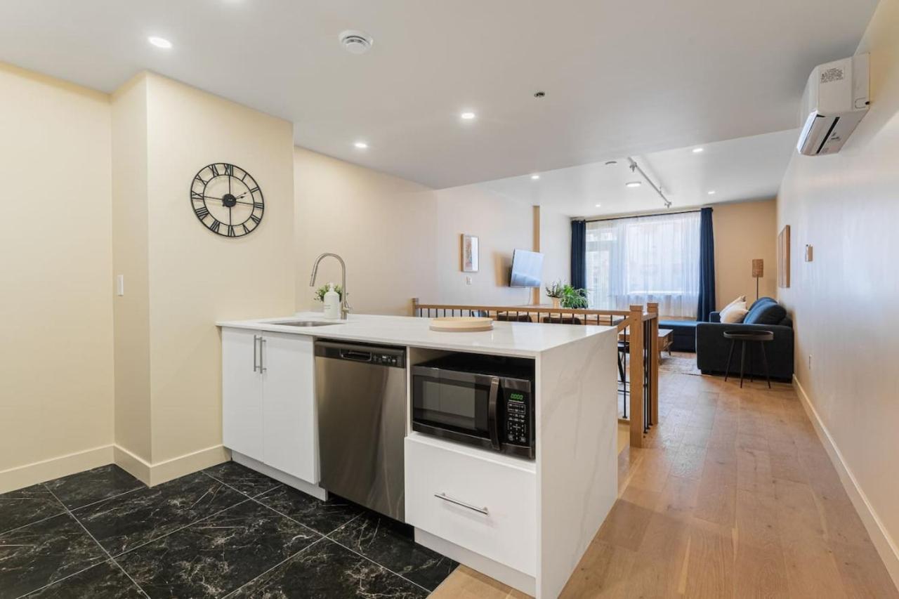 Apartment 2br Downtown With Balcony