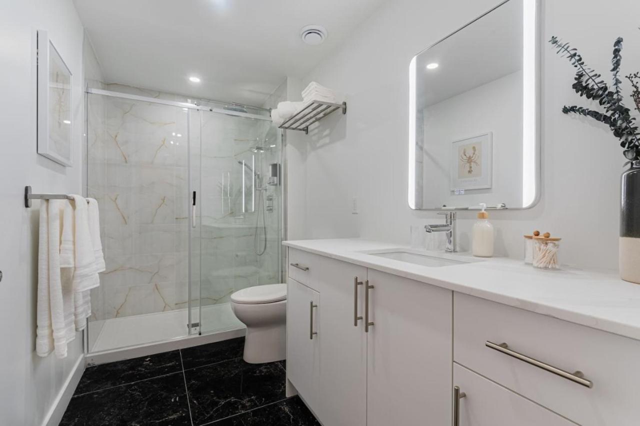 2br Downtown With Balcony *