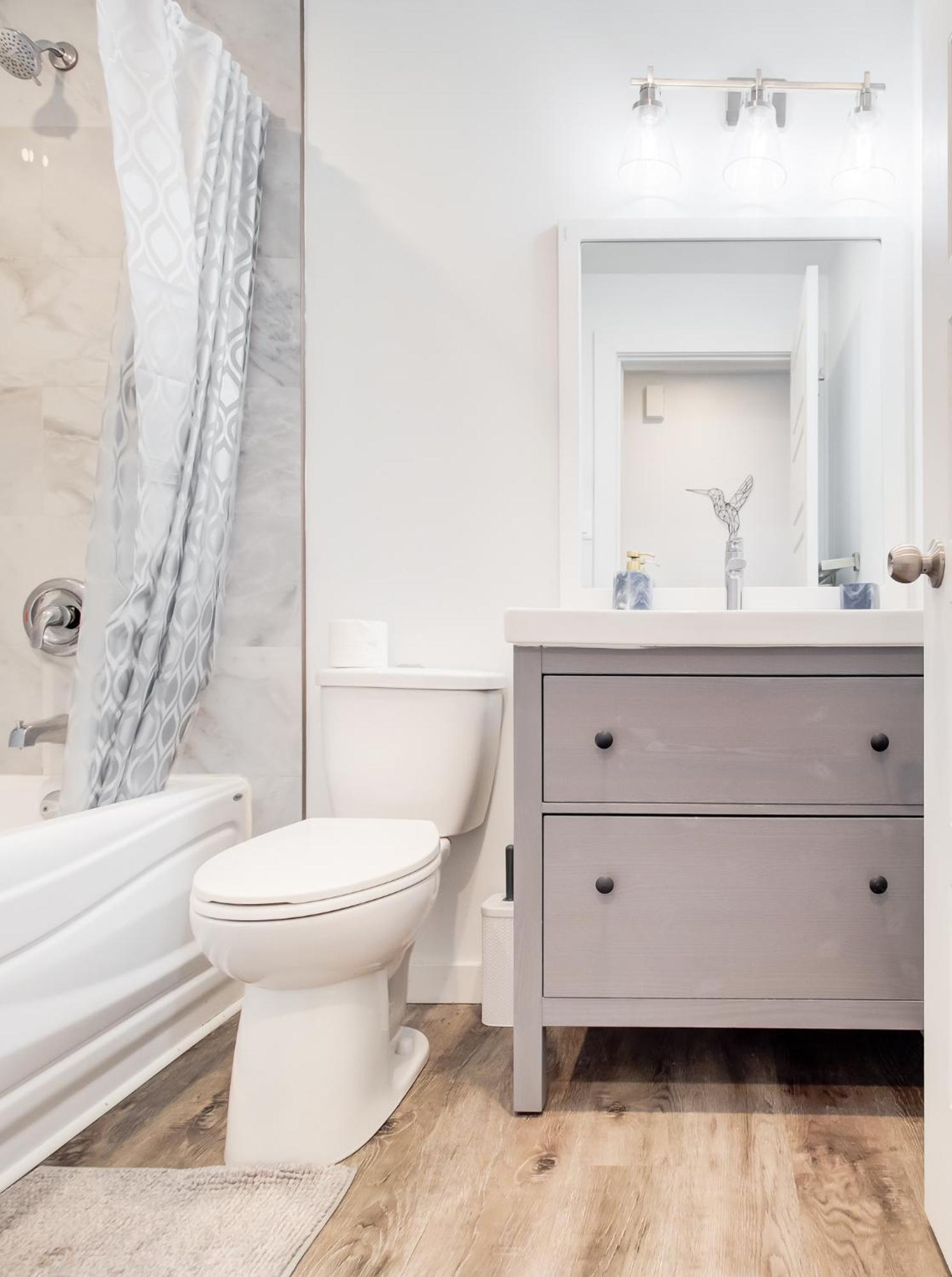 Apartment Ndg Spacious 4-br In The Heart Of