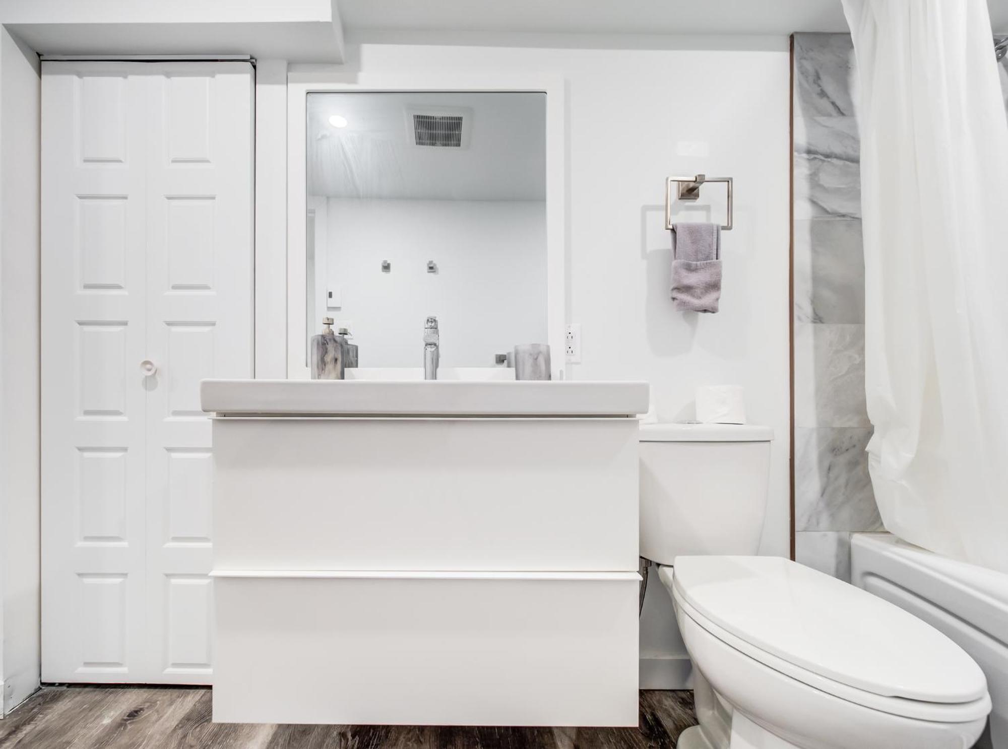 Apartment Ndg Spacious 4-br In The Heart Of *