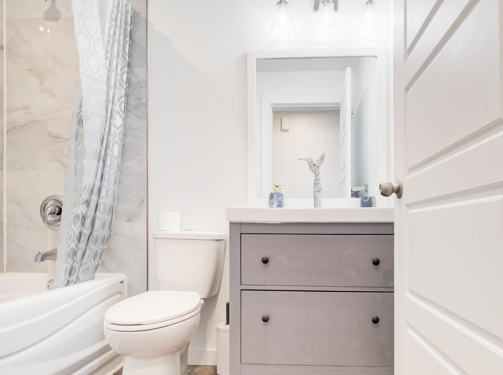 Apartment Ndg Spacious 4-br In The Heart Of
