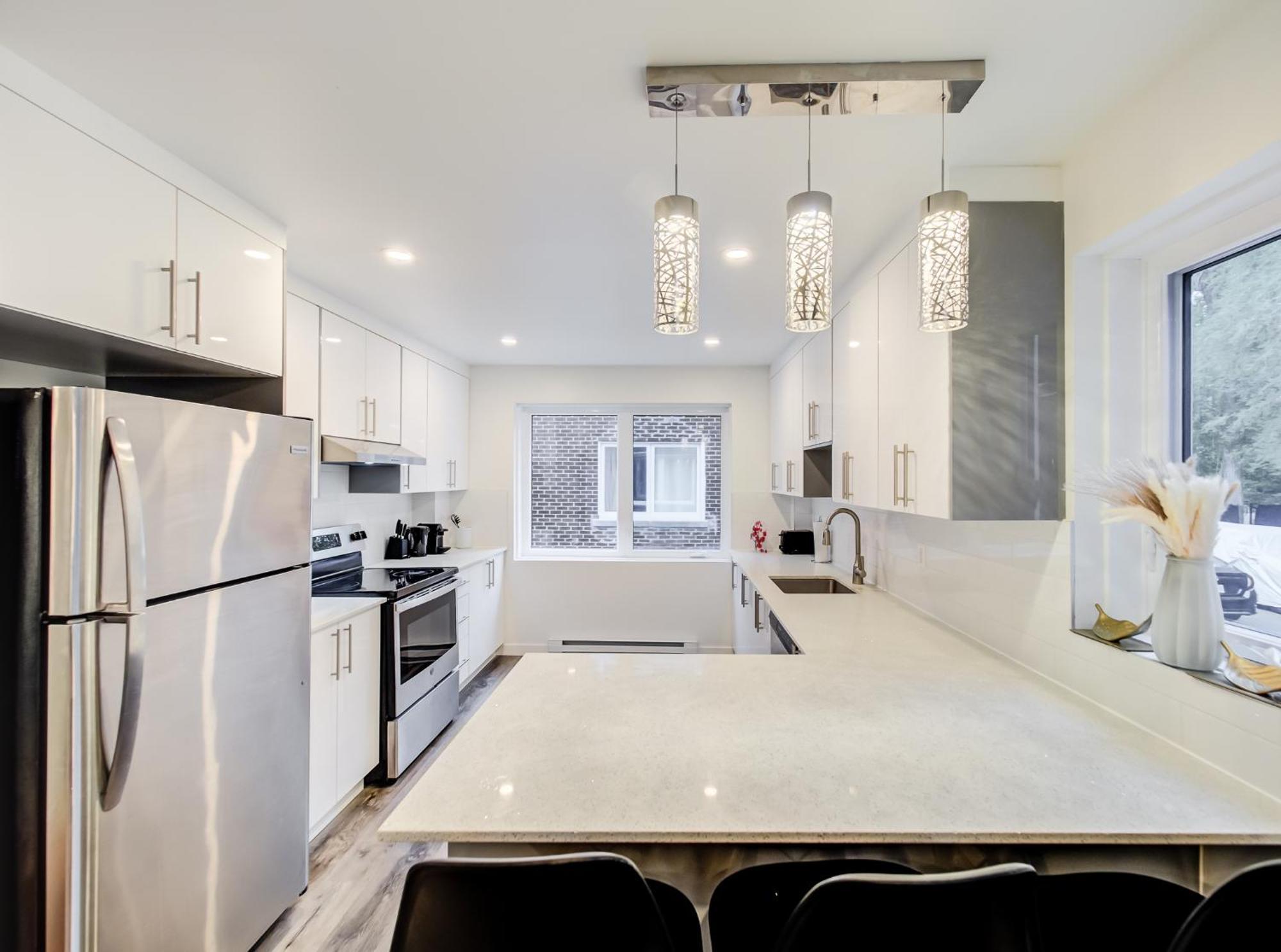 Apartment Ndg Spacious 4-br In The Heart Of *