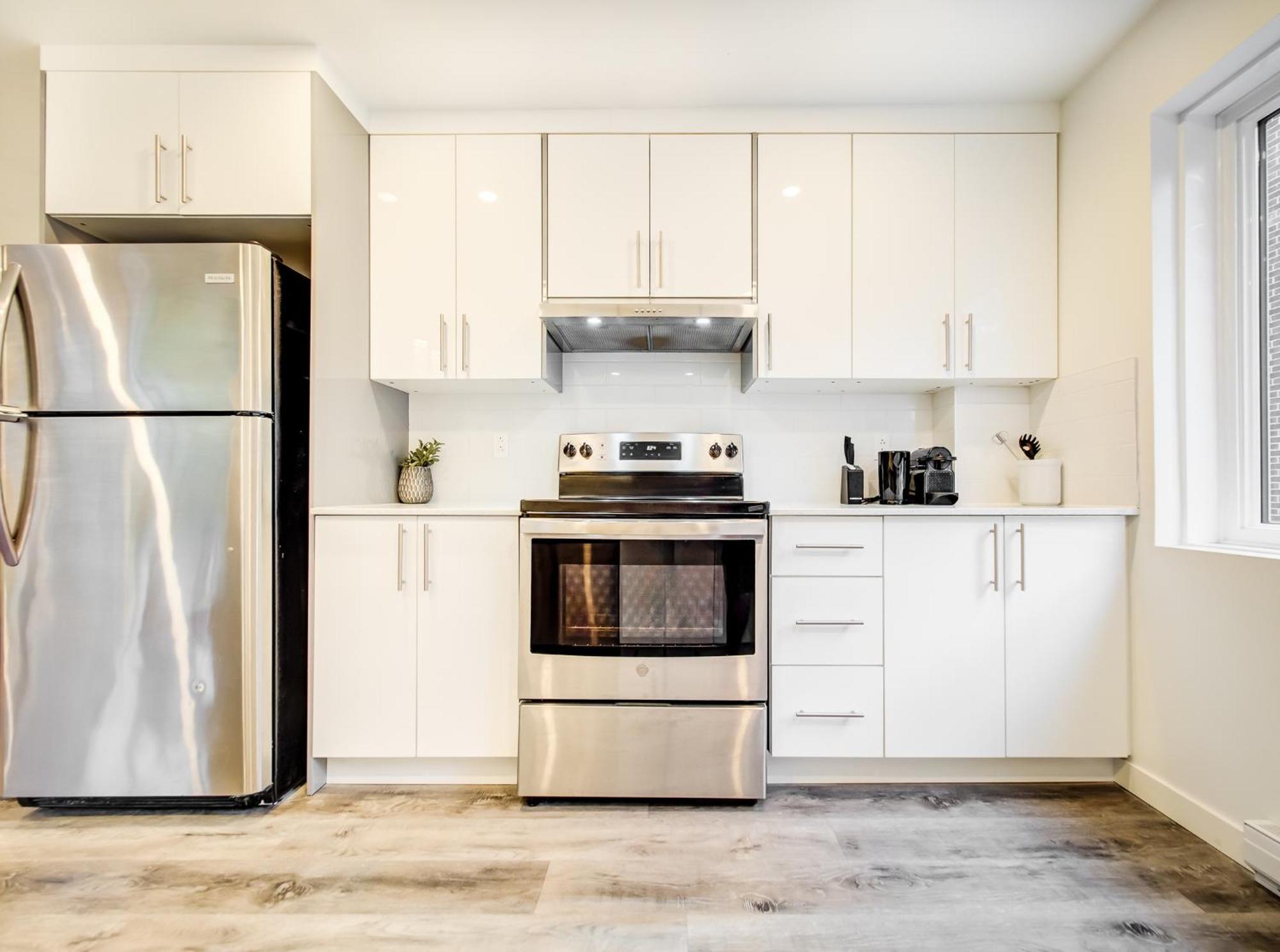 Ndg Spacious 4-br In The Heart Of Apartment Montreal