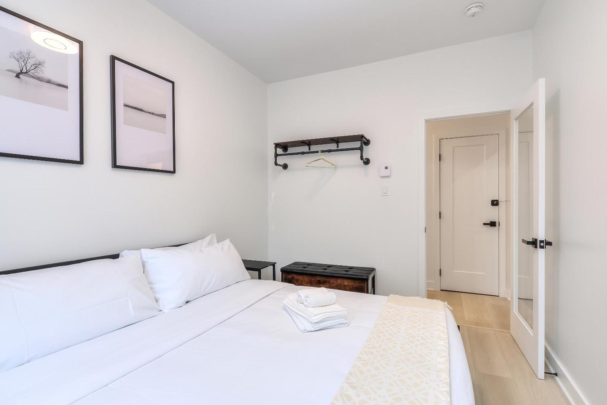Magnificent Industrial Heart Of Downtown Apartment *