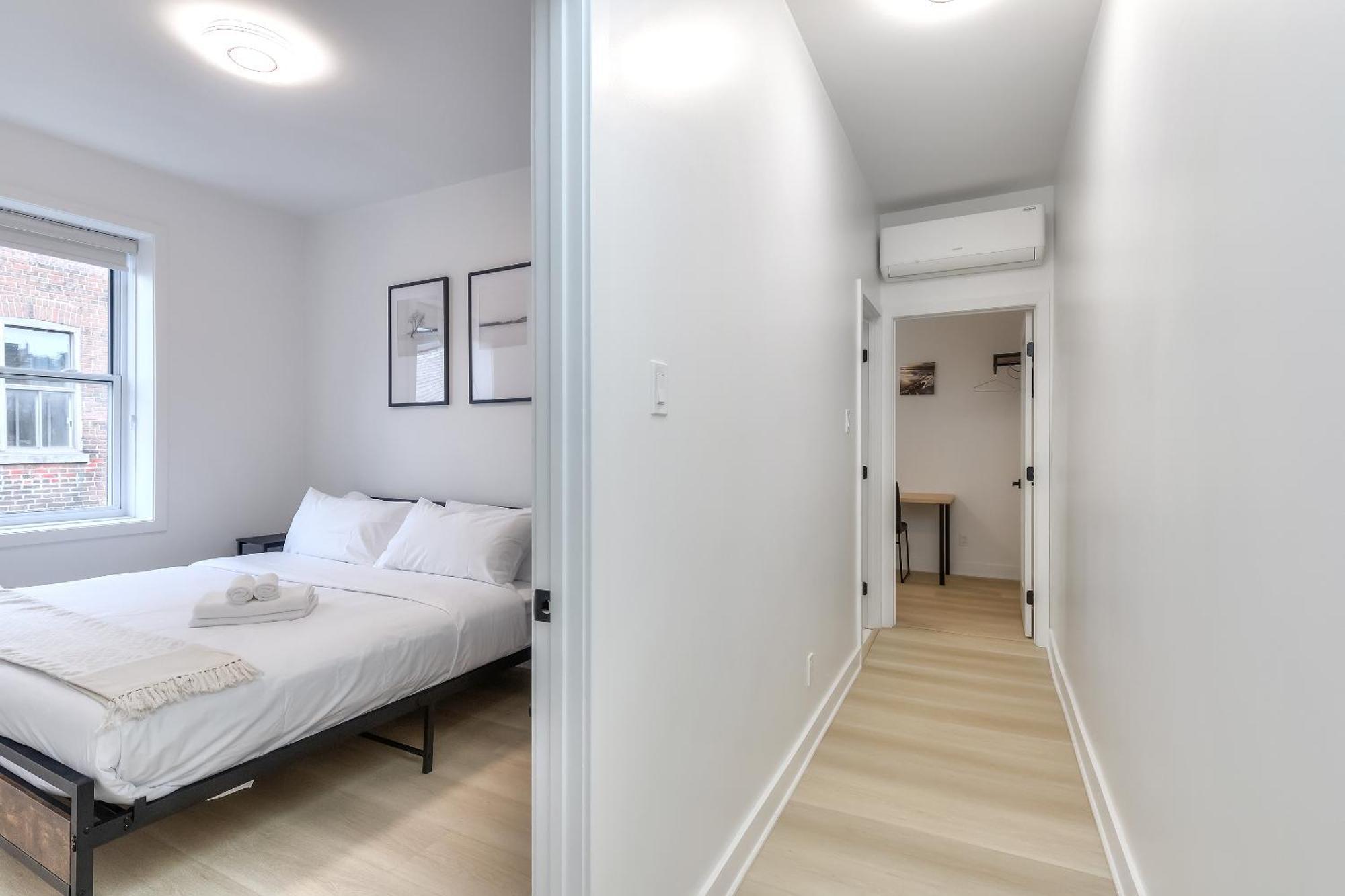 Apartment Magnificent Industrial Heart Of Downtown Montreal