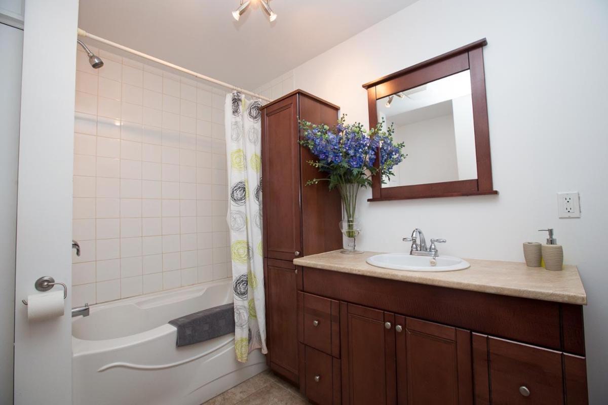 Le Metro Mont-royal By Homeinmontreal Apartment *