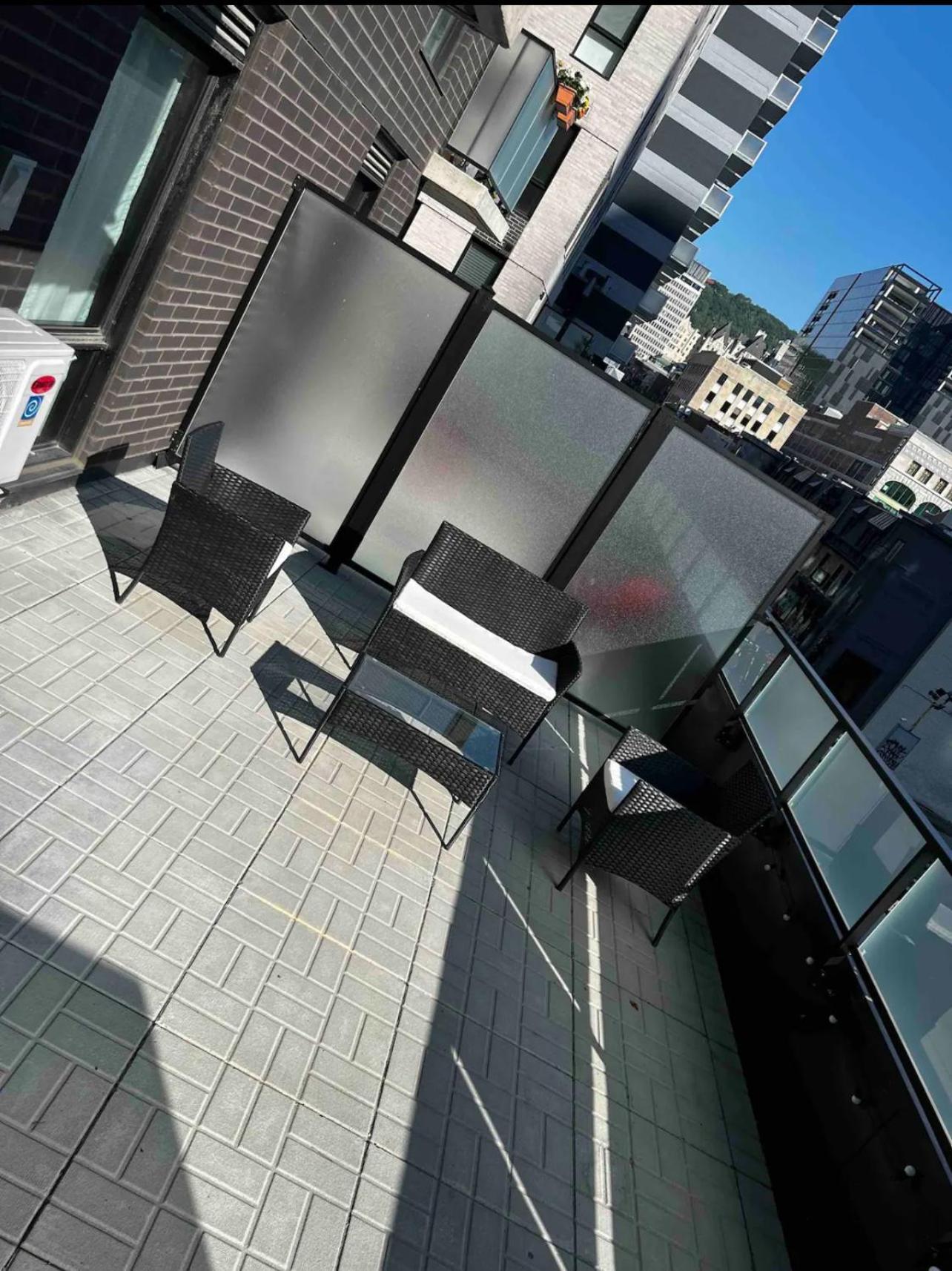 In The Heart Of Downtown Apartment Montreal