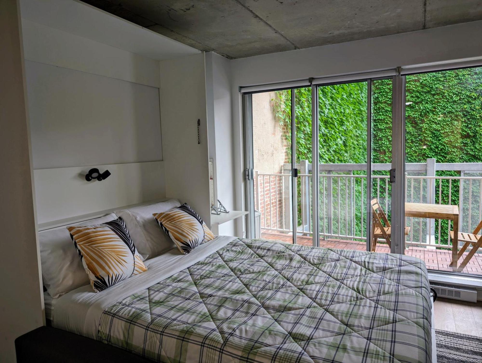 Cozy In Montreal's Quartier Des Spectacles
