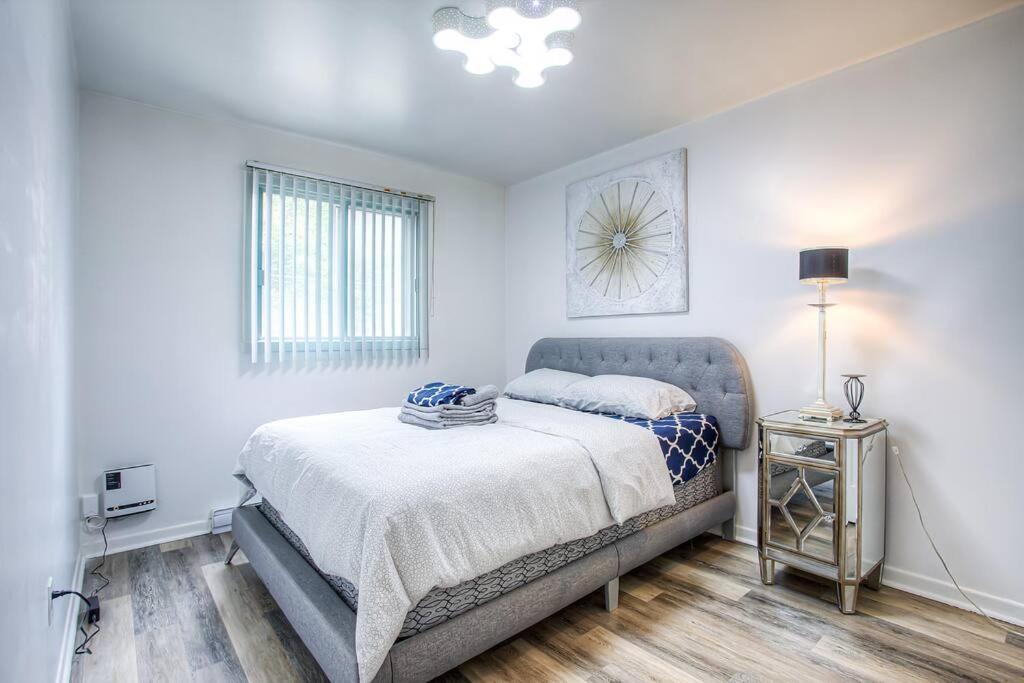 Apartment Luxury 4br Duplex Apartment, Free Parking Montreal