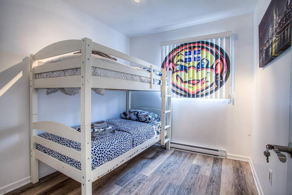 Apartment Luxury 4br Duplex Apartment, Free Parking Montreal