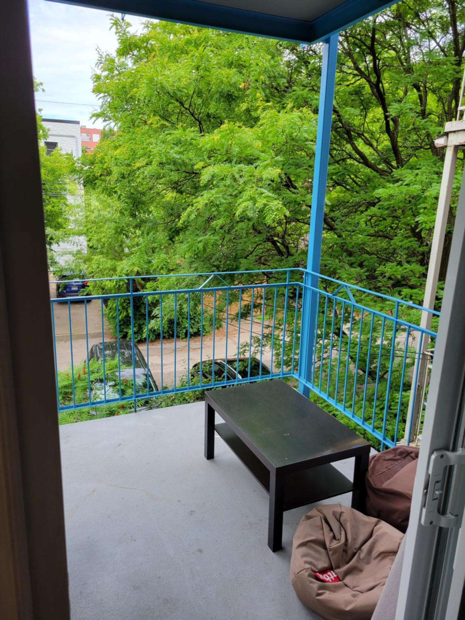 Large And Quiet With King Size Bed * Montreal