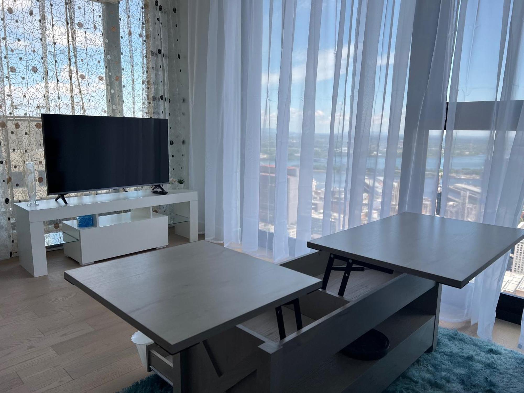 Sky Bridge Spectacular Apartment Montreal