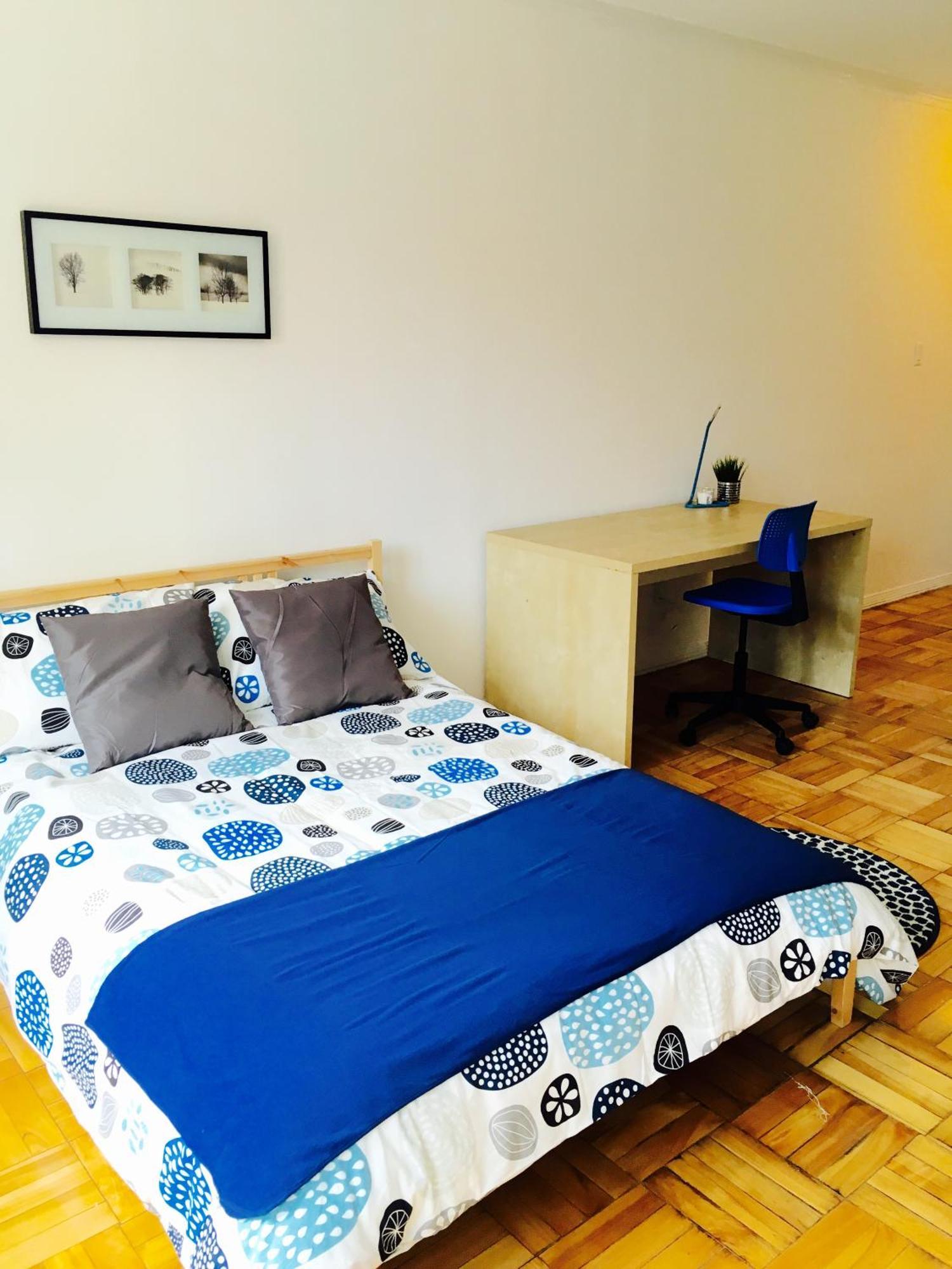Stylish Comfortable In The Golden Square Mile Apartment Montreal