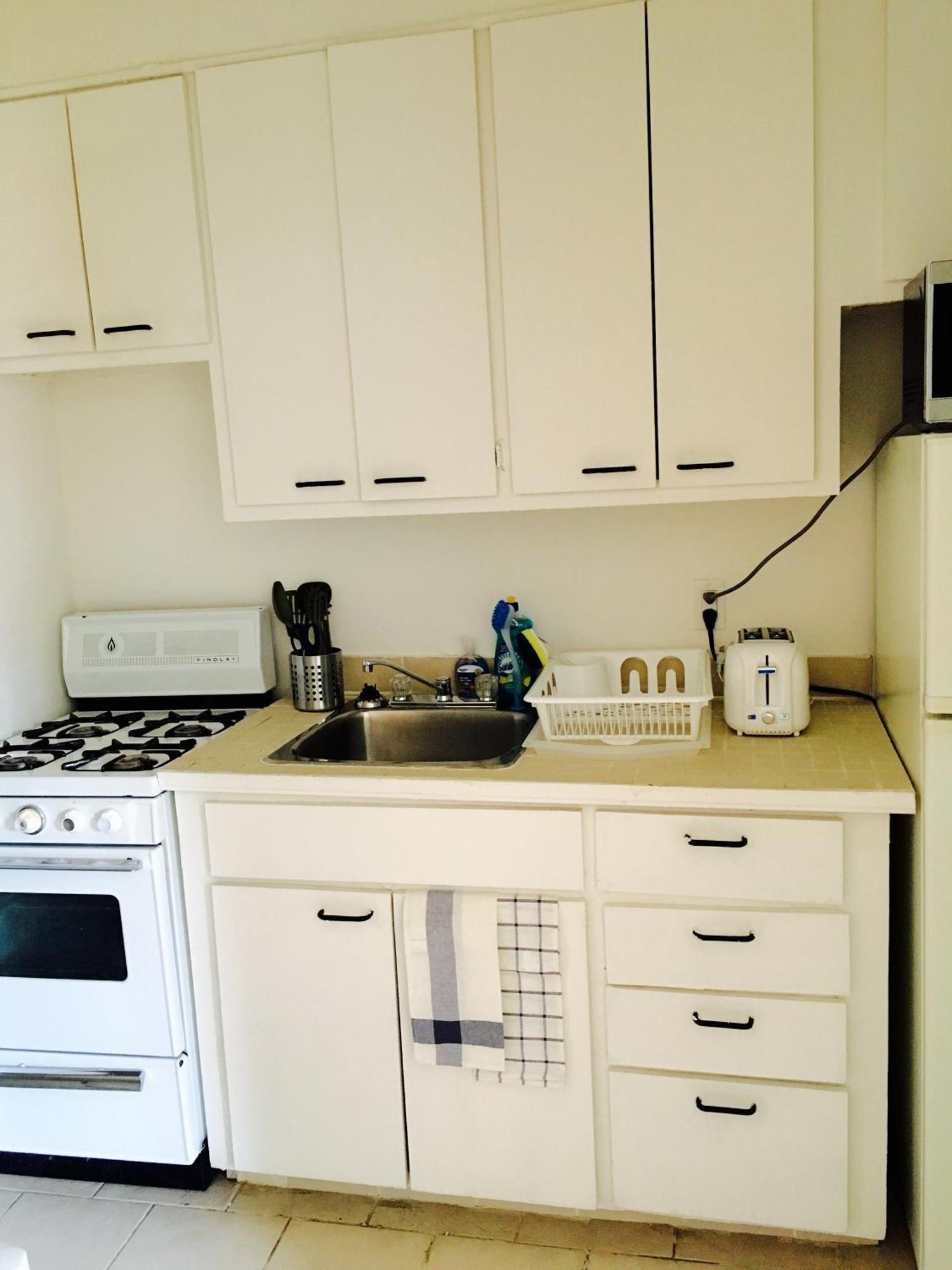 Stylish Comfortable In The Golden Square Mile *