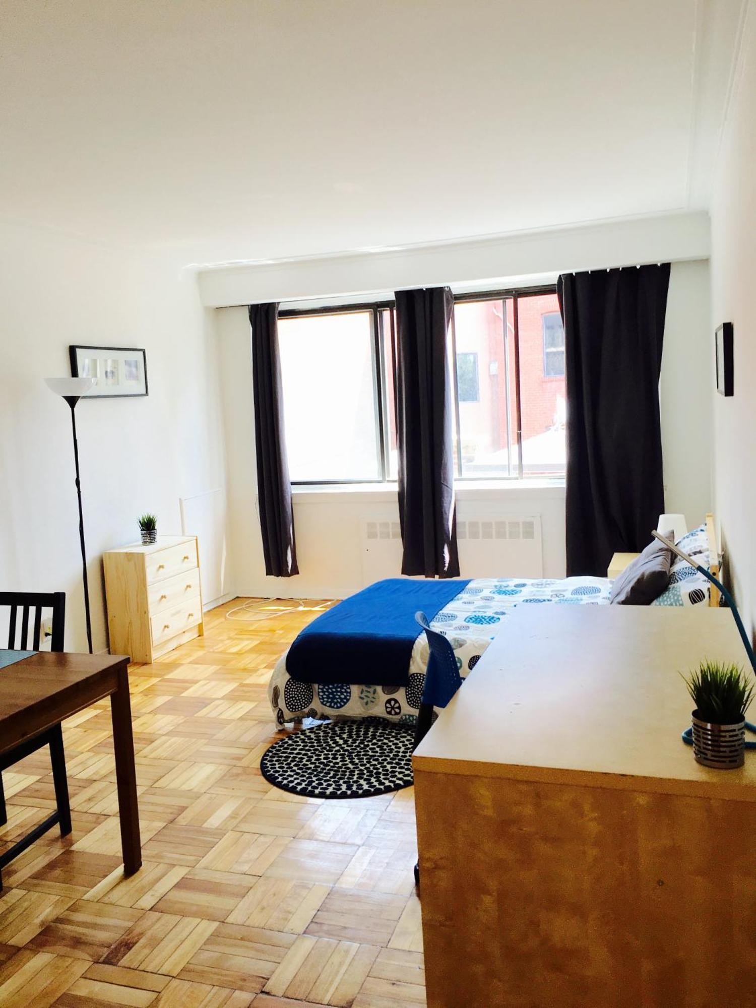 Stylish Comfortable In The Golden Square Mile Apartment Montreal