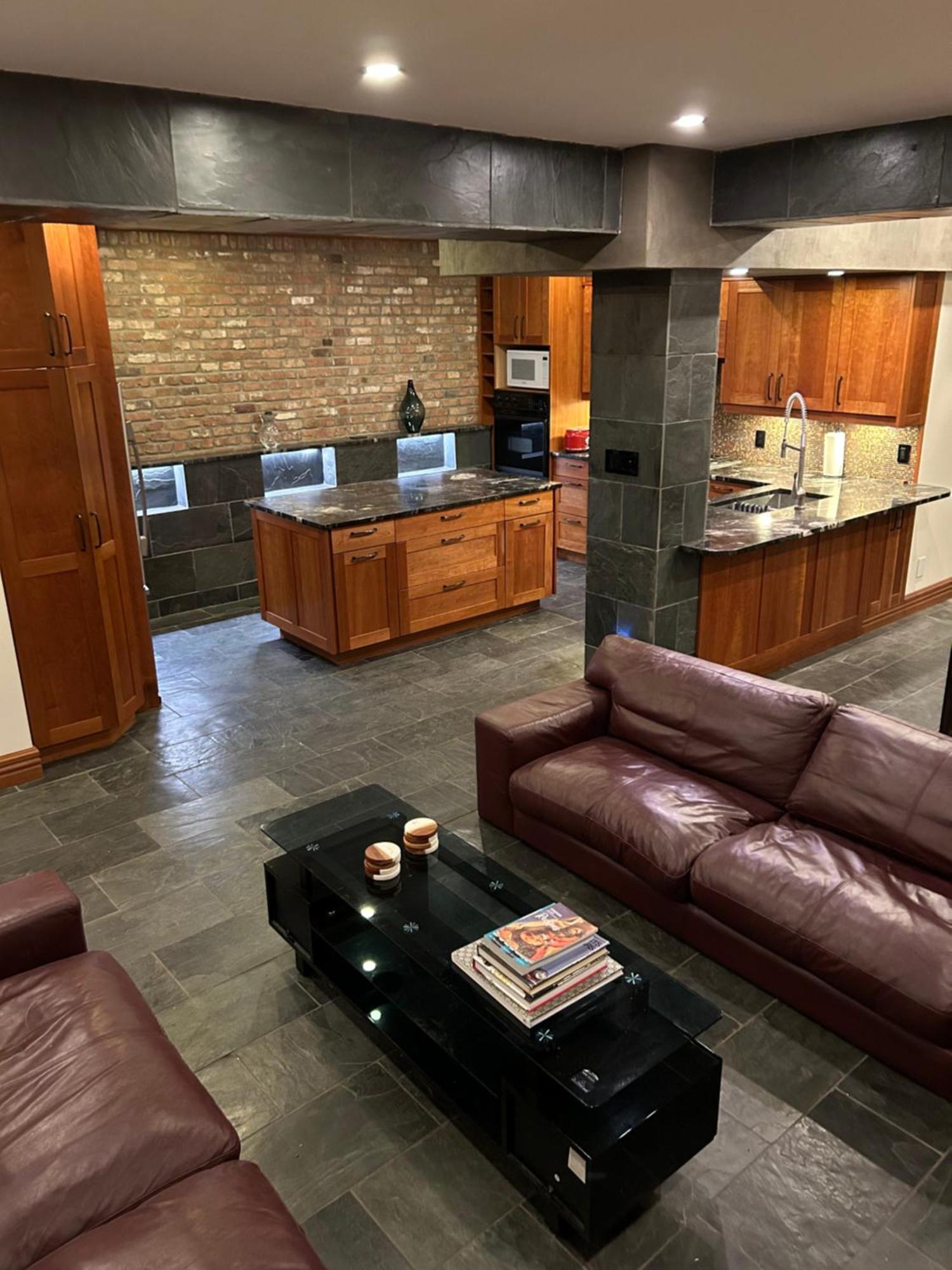 Apartment Luxury Downtown Apartment, 2 Br-2ba, Free Wifi