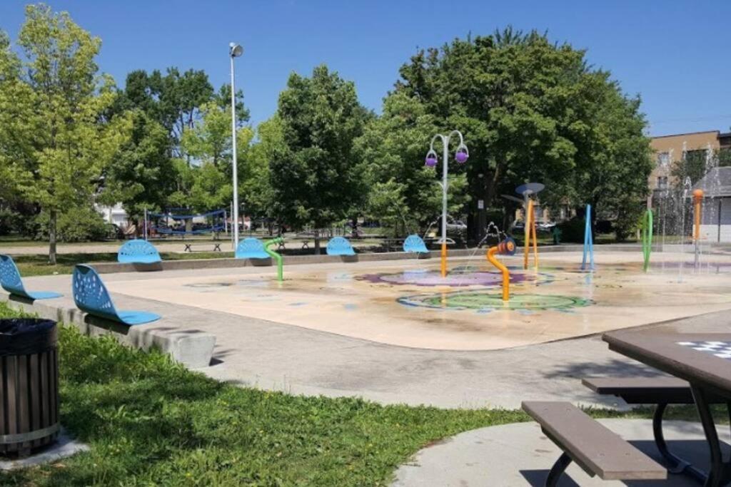 Luxury 1br Apartment, Free Parking * Montreal