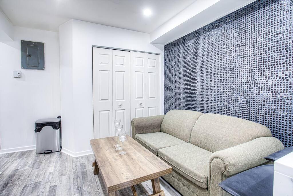 Luxury 1br Apartment, Free Parking Apartment *