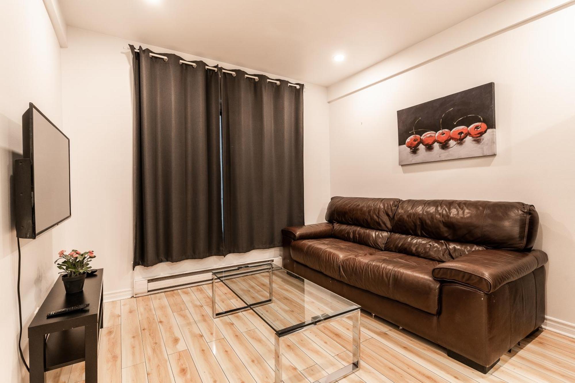 Cozy 1 Bedroom - 107 Apartment Montreal